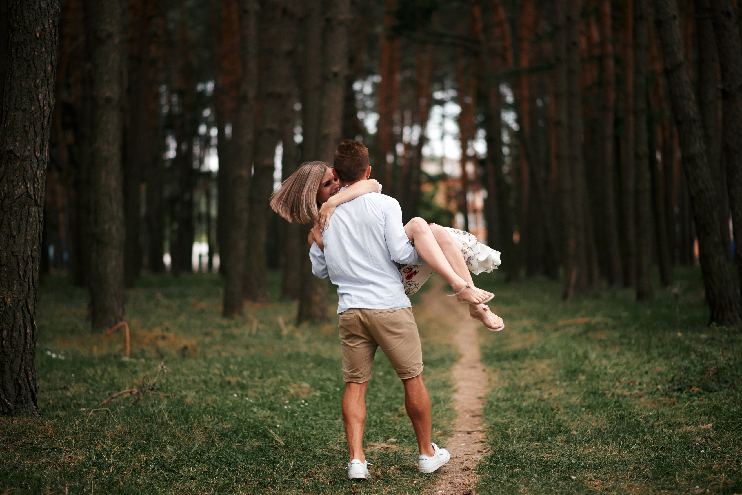 Сімейна прогулянка в сосновому лісі. Photographer Shepetivka, all over Ukraine, Dzekan Denys!