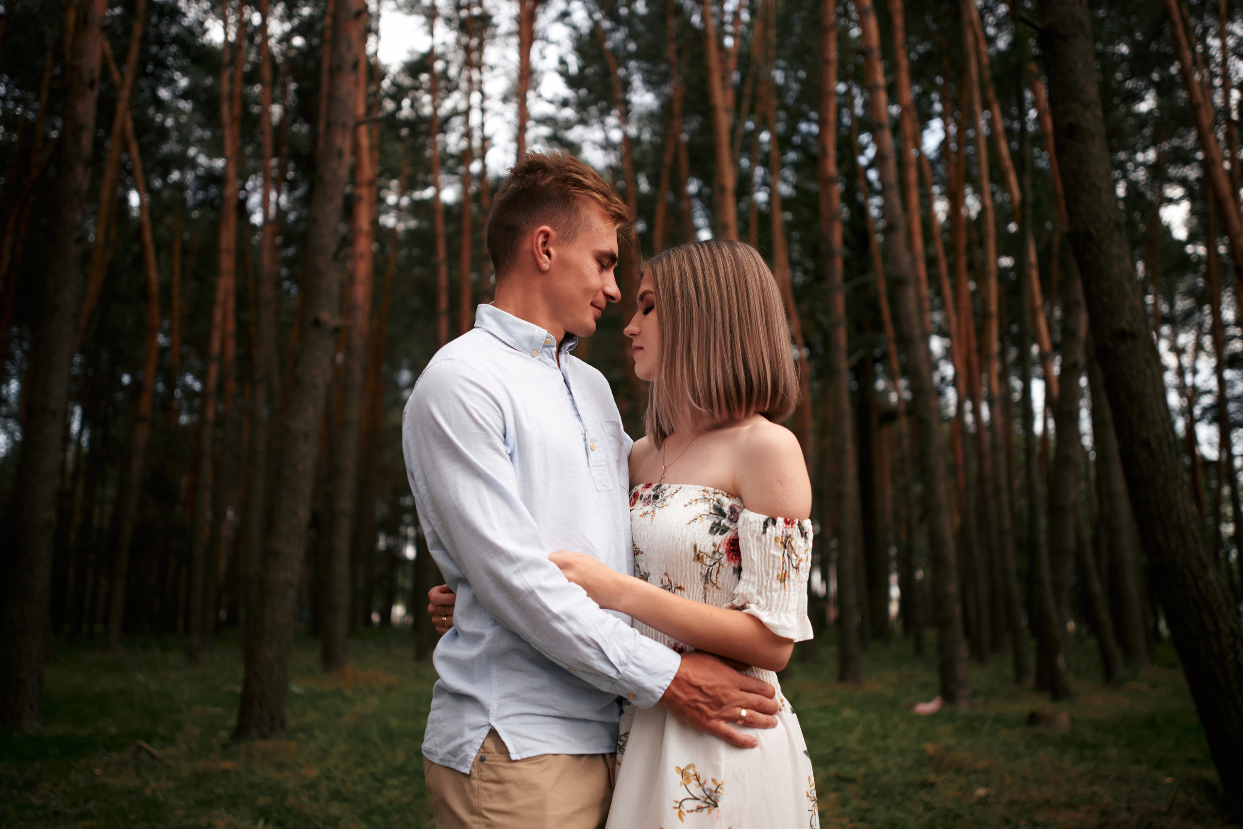 Сімейна прогулянка в сосновому лісі. Photographer Shepetivka, all over Ukraine, Dzekan Denys!