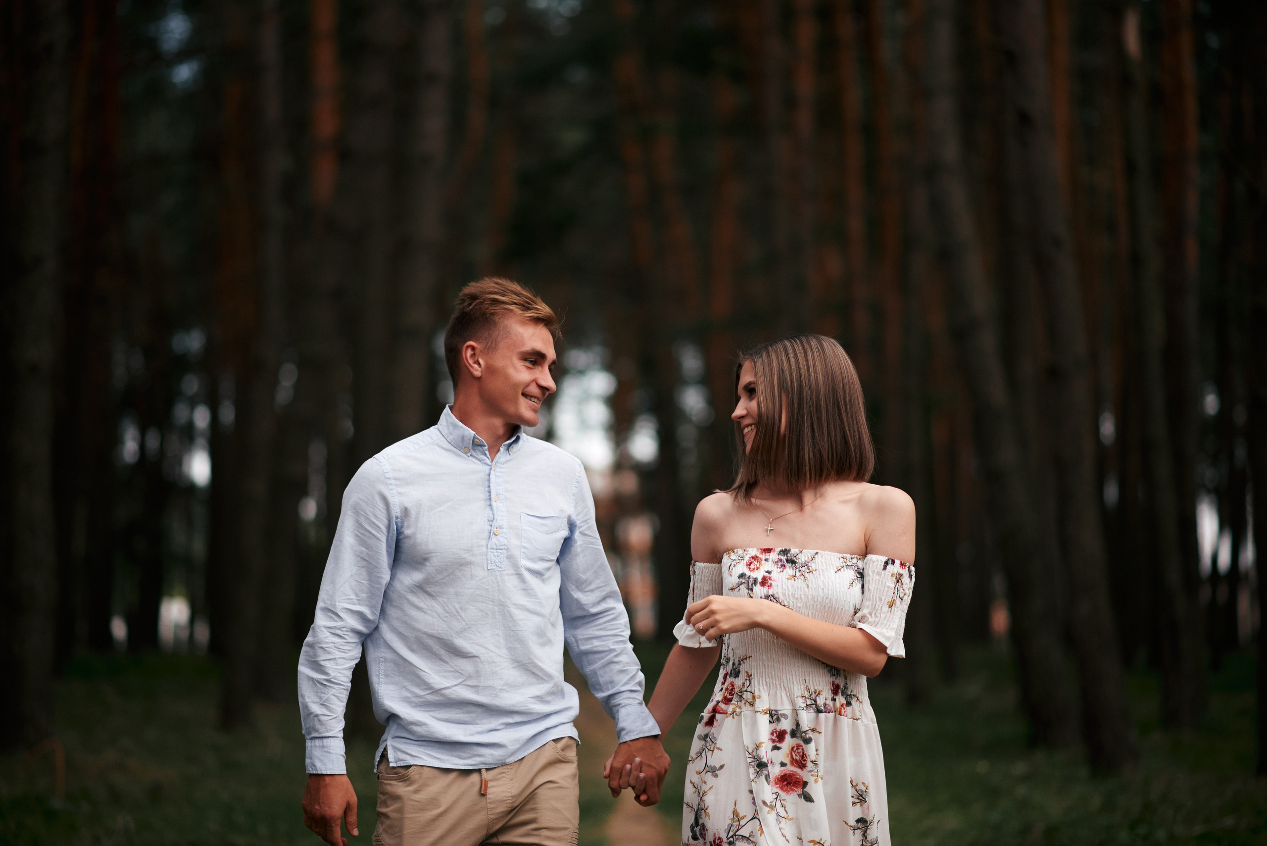 Сімейна прогулянка в сосновому лісі. Photographer Shepetivka, all over Ukraine, Dzekan Denys!