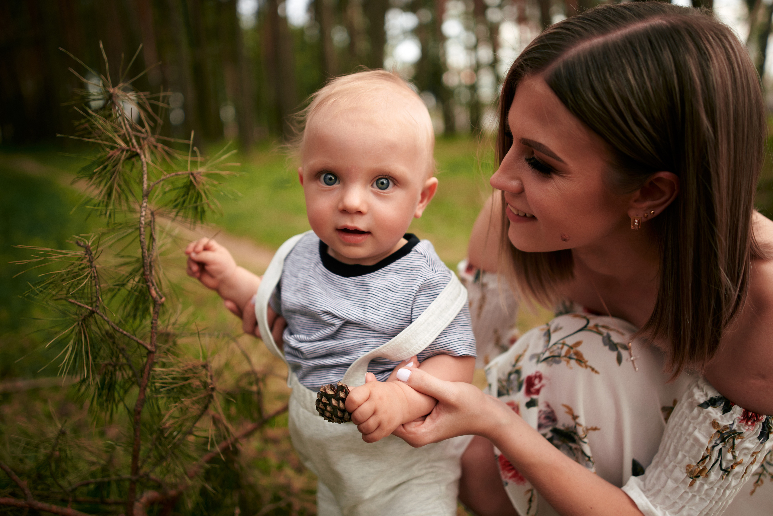 Сімейна прогулянка в сосновому лісі. Photographer Shepetivka, all over Ukraine, Dzekan Denys!
