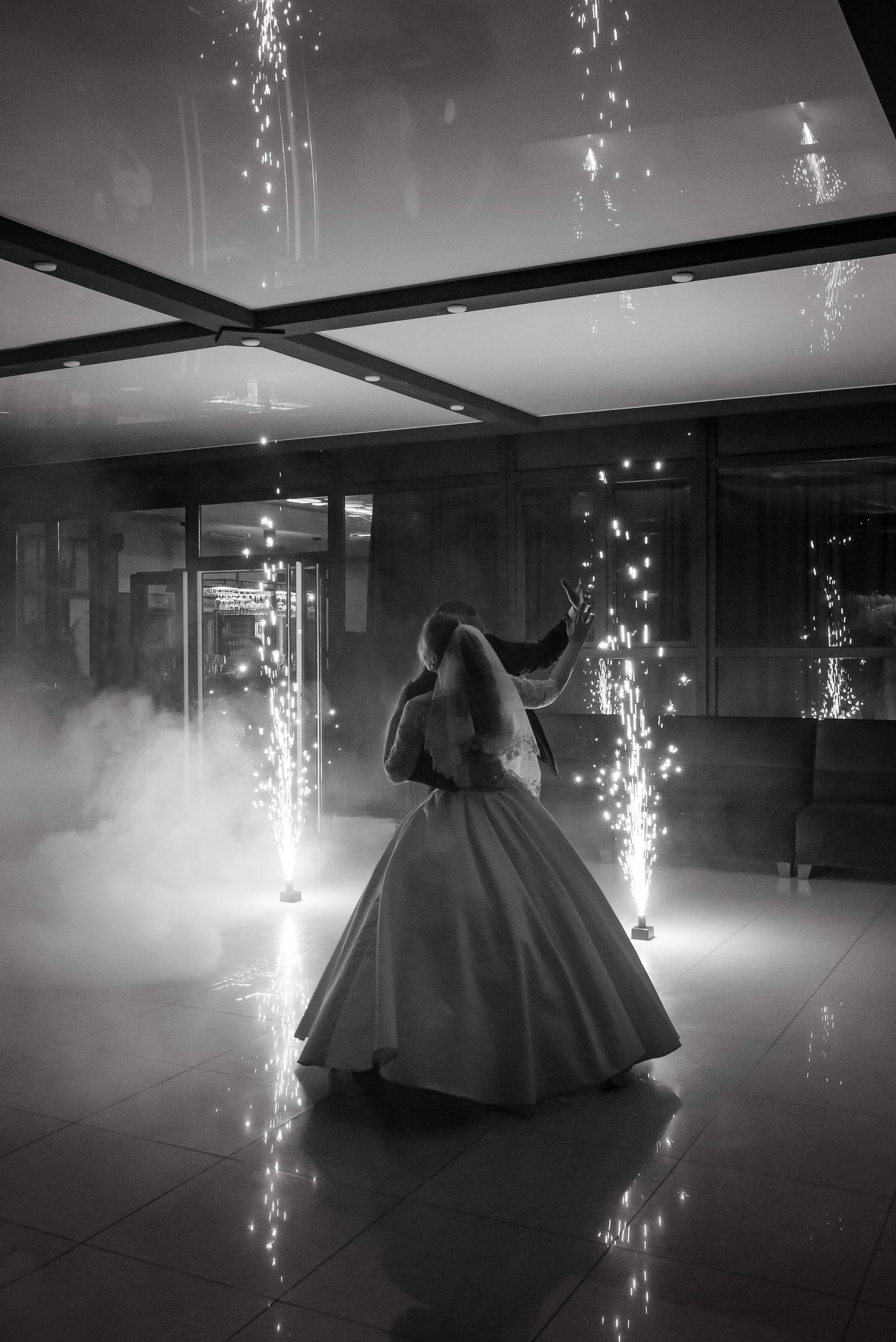 Вартість весільної фотосесії Запоріжжя. Весільний та індивідуальний фотограф у Запоріжжі Валерія Прокопенко