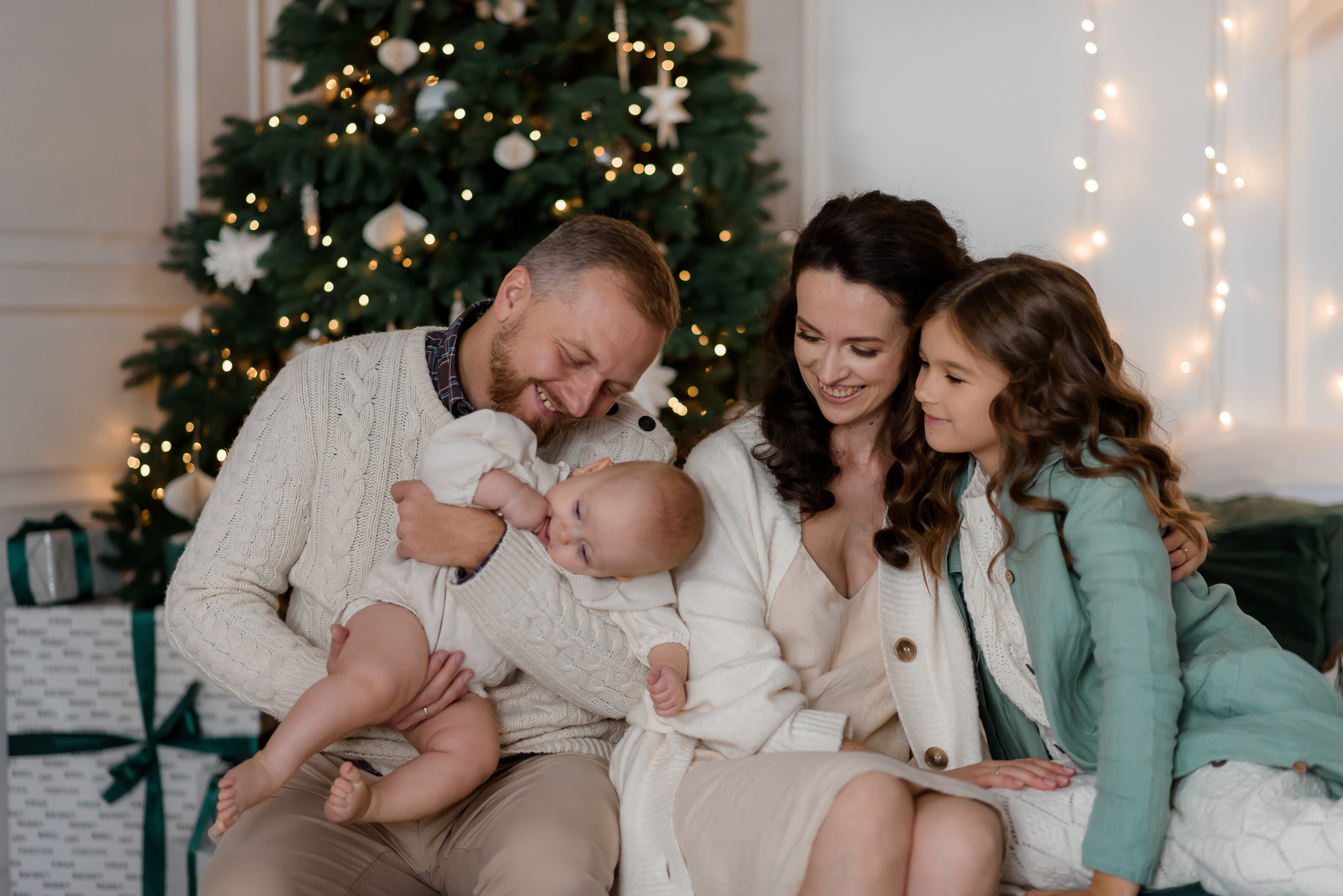 Новорічна сімейна зйомка. МонохромСтудио. Сімейний та дитячий фотограф в Києві та Ірпені Тетяна Чайка