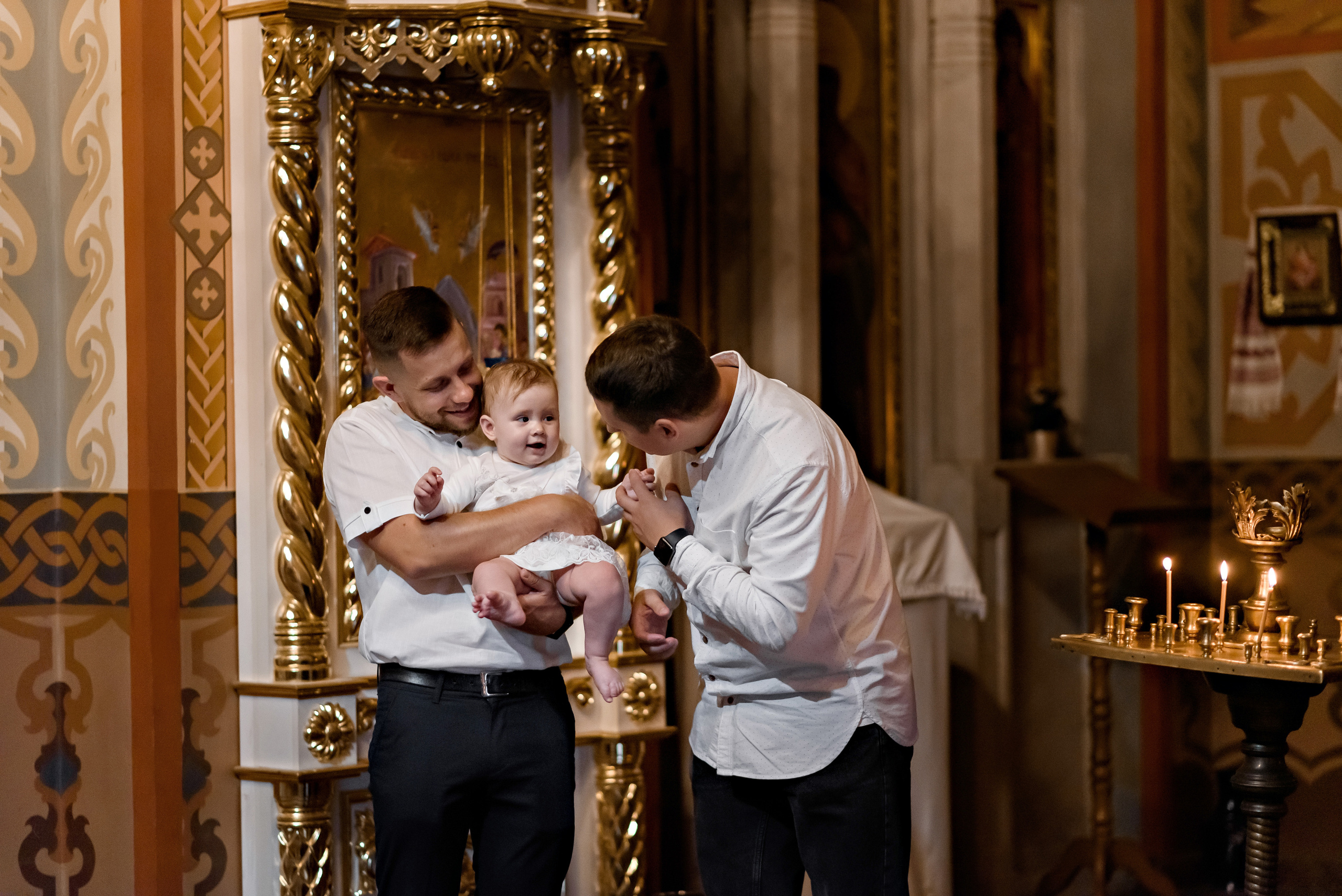 Хрещення Даринки. Храм Успіння Пресвятої Богородиці (Пирогоща). Київ. Сімейний та дитячий фотограф в Києві та Ірпені Тетяна Чайка