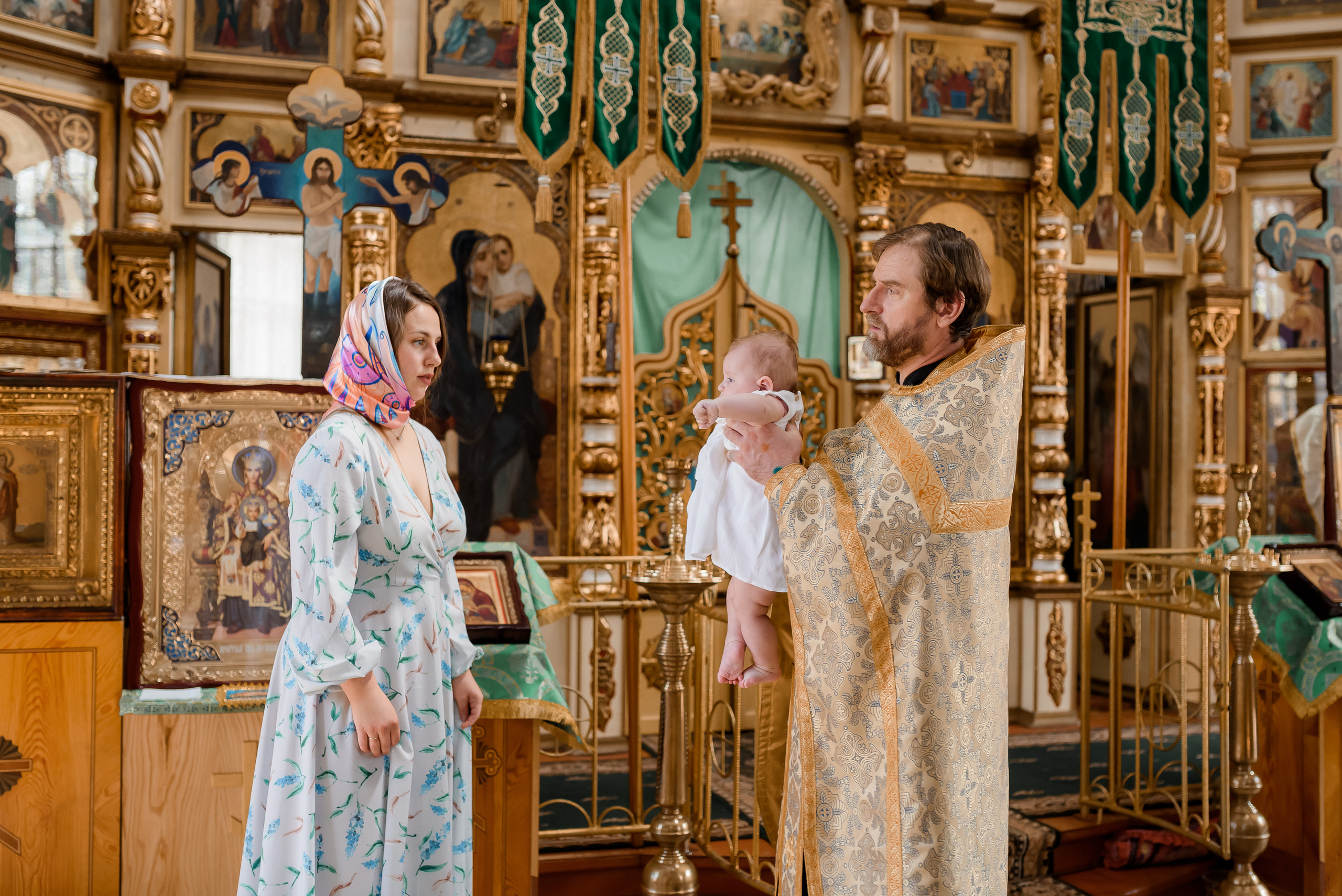 Хрещення Емми. Свято-Троїцька Церква м.Ірпінь. Сімейний та дитячий фотограф в Києві та Ірпені Тетяна Чайка