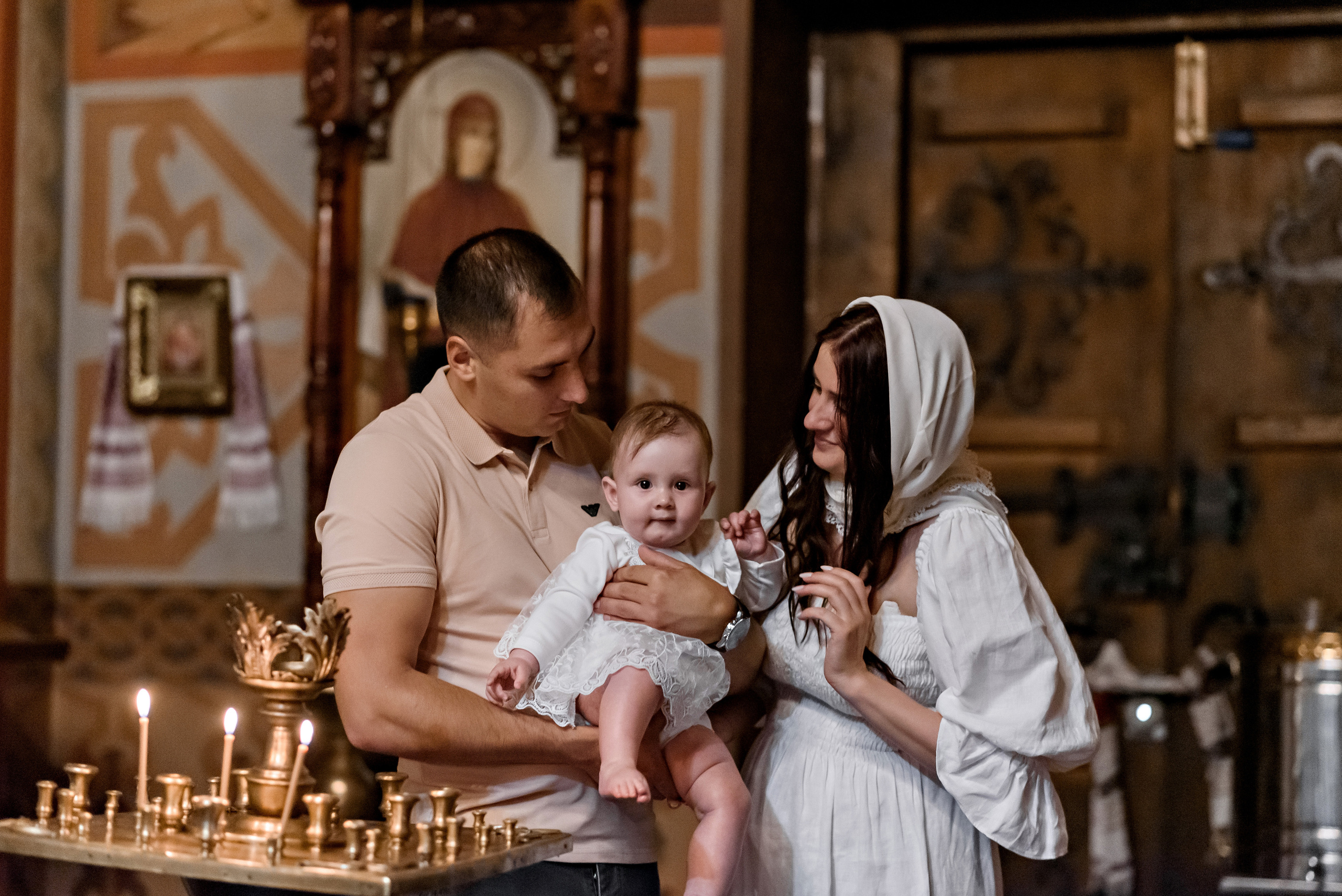 Хрещення Даринки. Храм Успіння Пресвятої Богородиці (Пирогоща). Київ. Сімейний та дитячий фотограф в Києві та Ірпені Тетяна Чайка