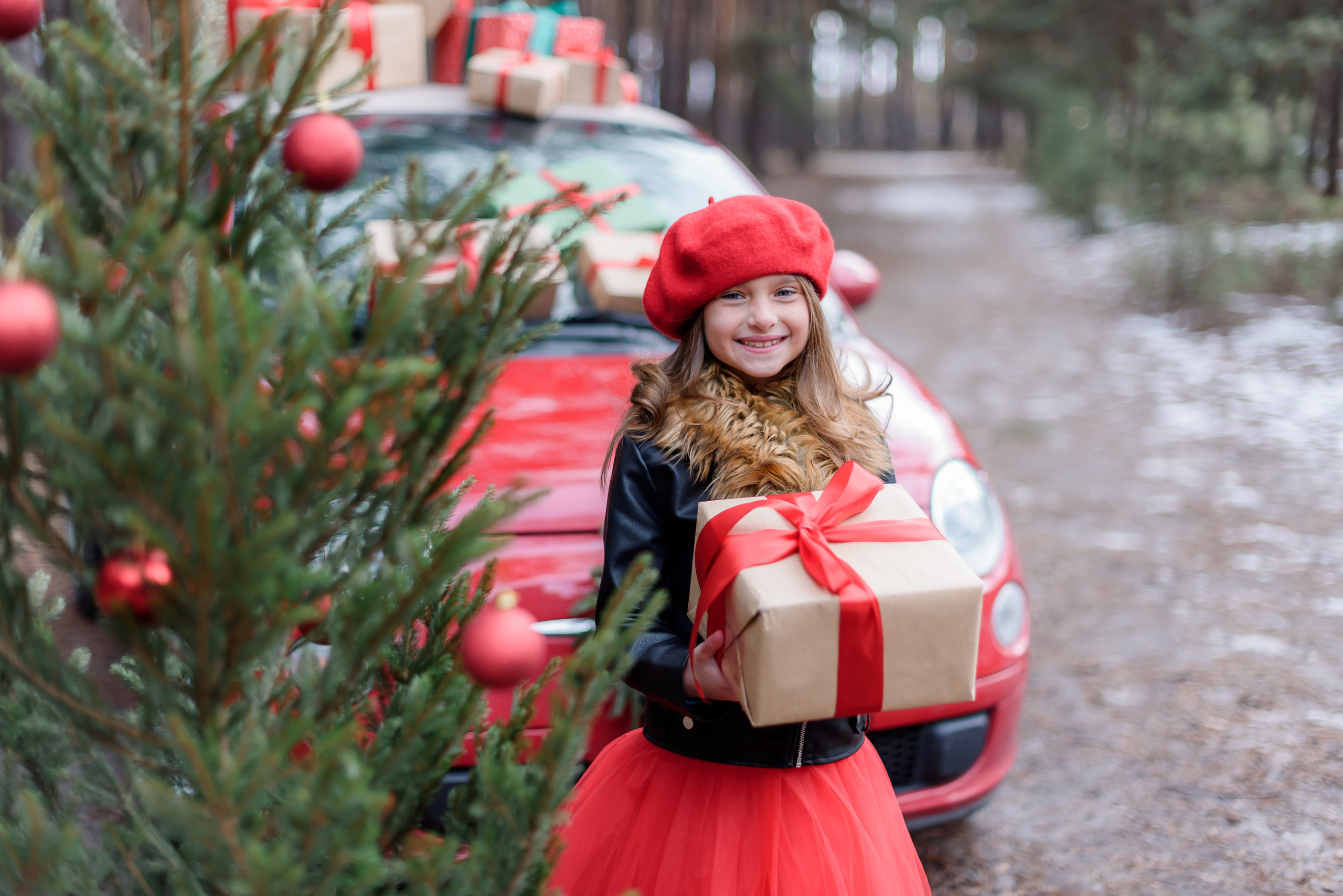 Новорічний з червоною машинкою. Сімейний та дитячий фотограф в Києві та Ірпені Тетяна Чайка