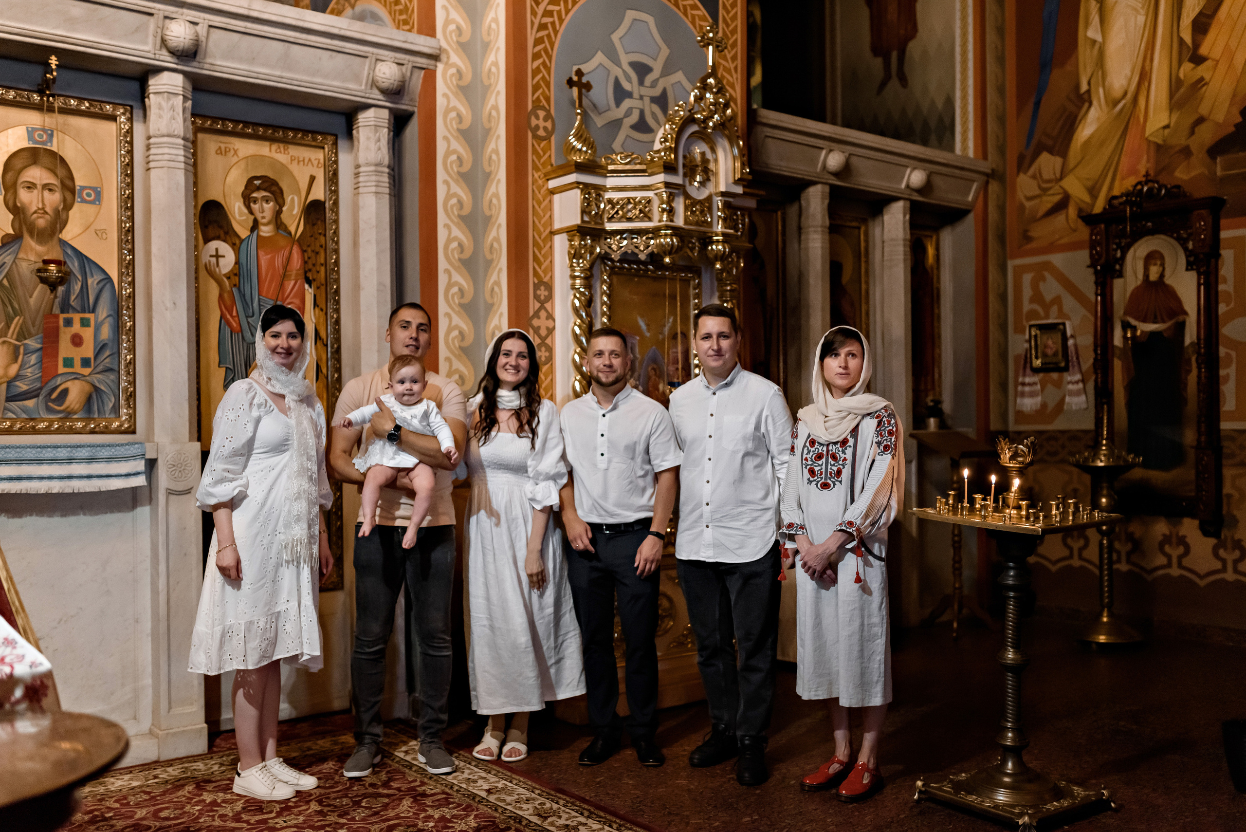 Хрещення Даринки. Храм Успіння Пресвятої Богородиці (Пирогоща). Київ. Сімейний та дитячий фотограф в Києві та Ірпені Тетяна Чайка