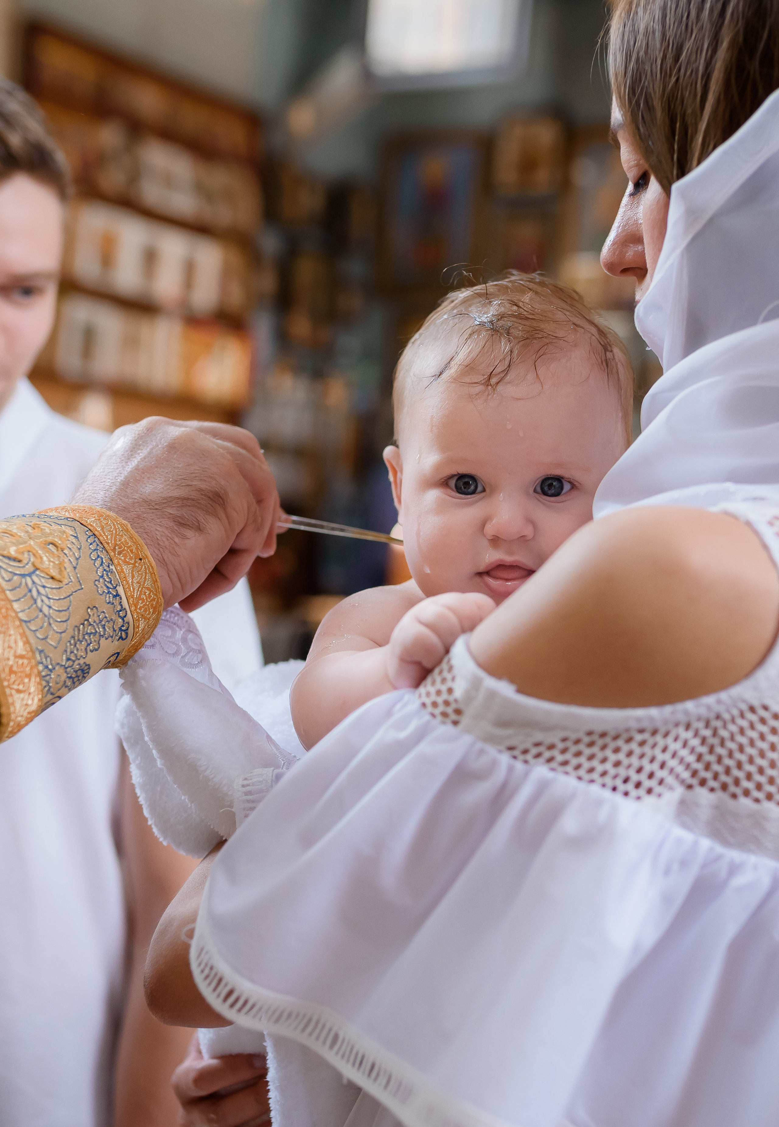 Хрещення Емми. Свято-Троїцька Церква м.Ірпінь. Сімейний та дитячий фотограф в Києві та Ірпені Тетяна Чайка
