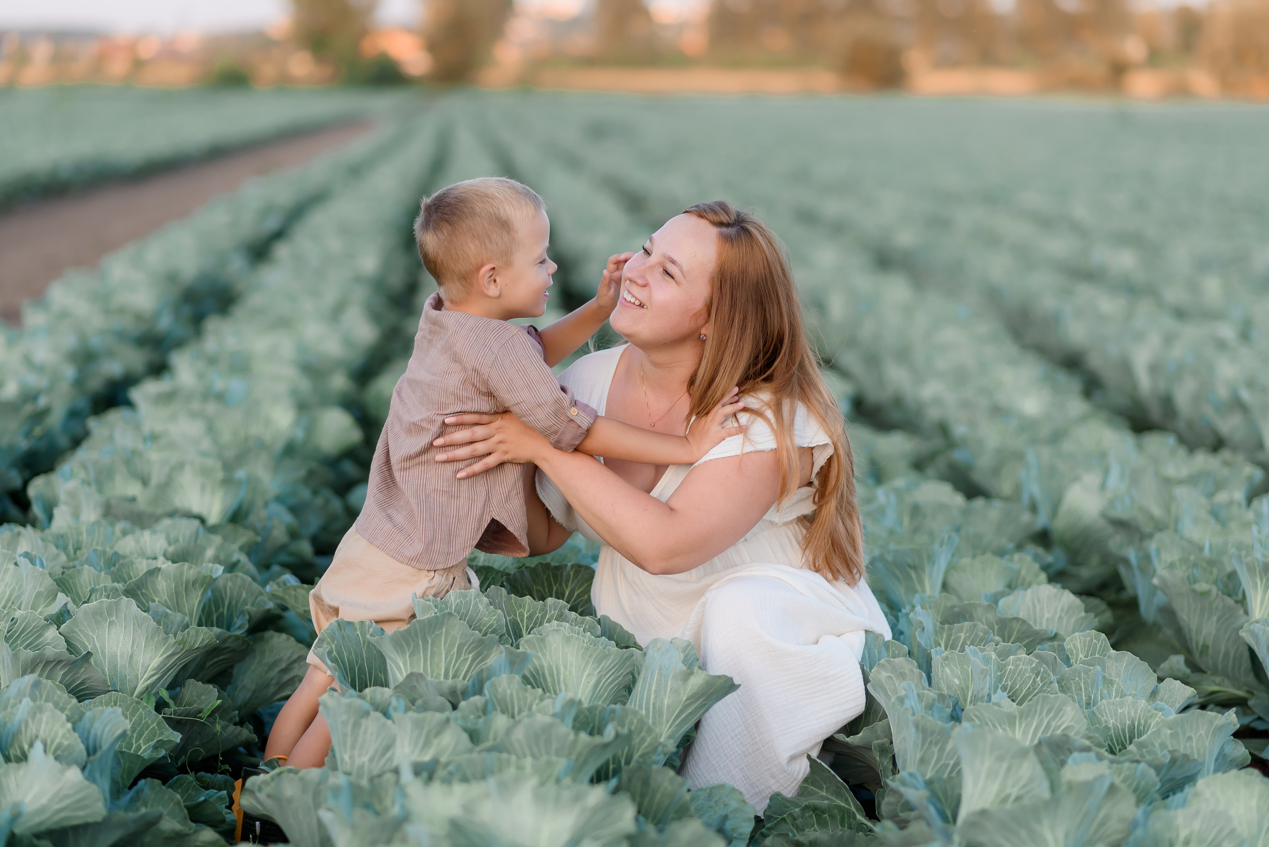 Сімейна в капусті. Надя з родиною. Сімейний та дитячий фотограф в Києві та Ірпені Тетяна Чайка