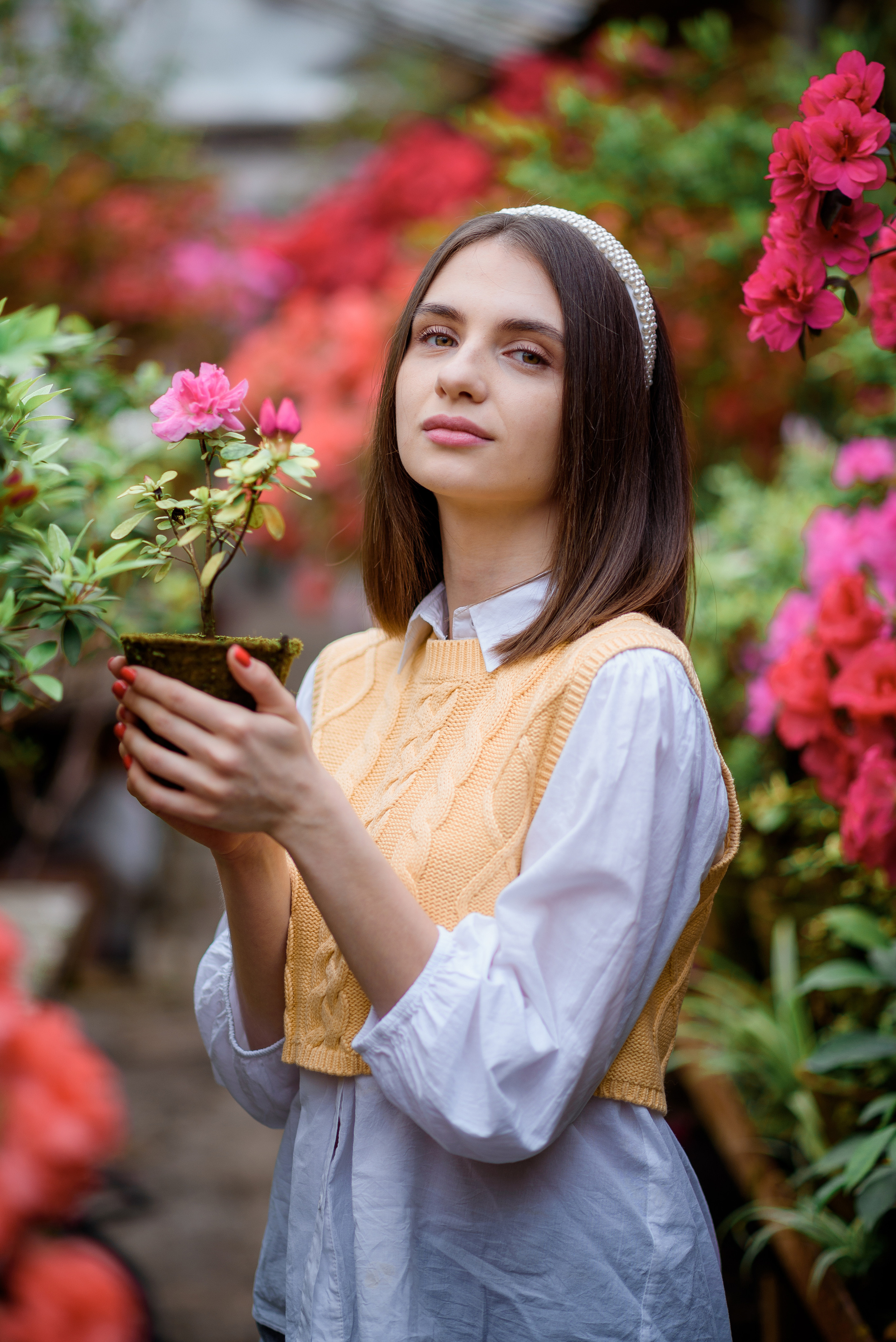 Богдана в азаліях. Сімейний та дитячий фотограф в Києві та Ірпені Тетяна Чайка