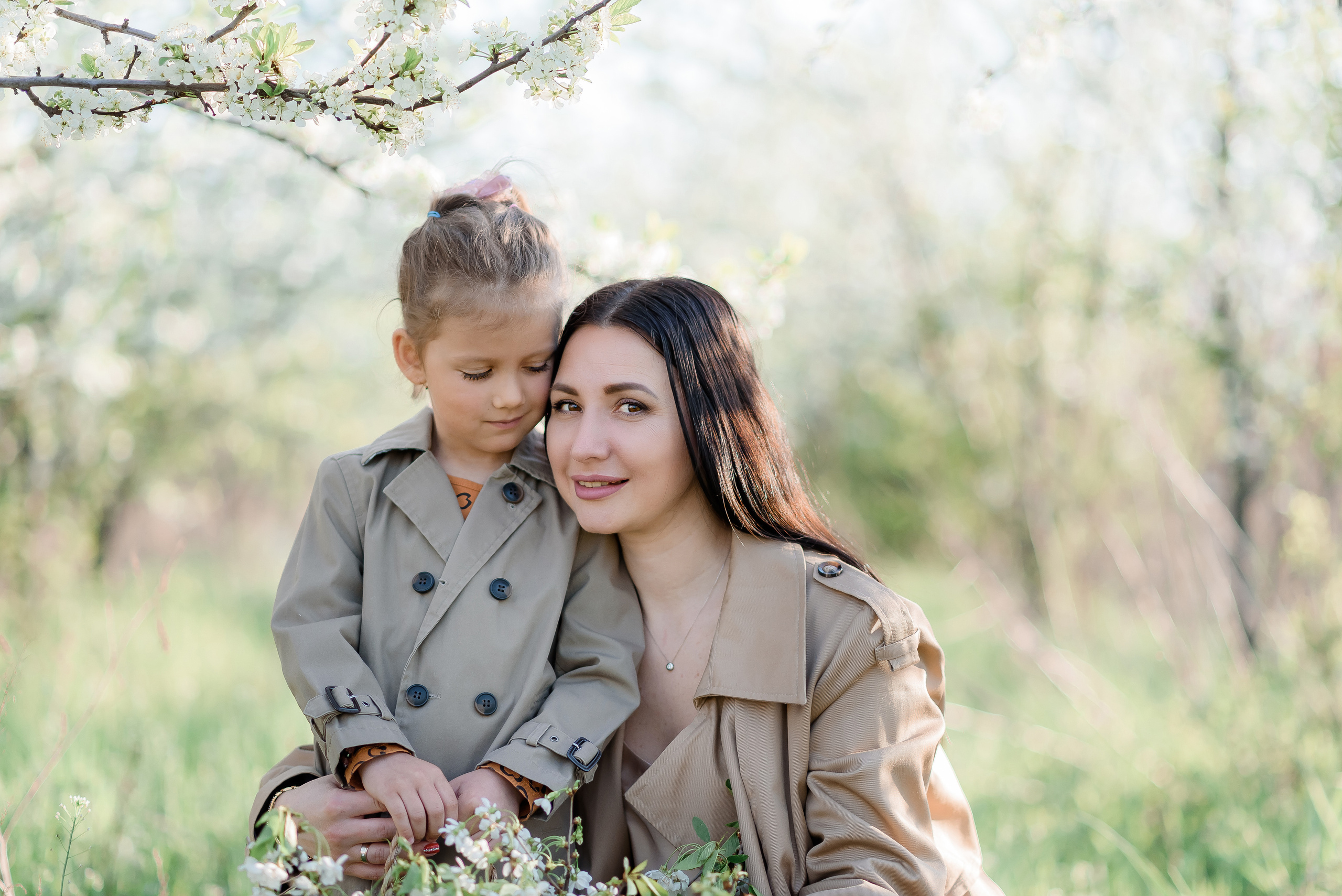Фотосесія у квітучому саду. Сімейний та дитячий фотограф в Києві та Ірпені Тетяна Чайка