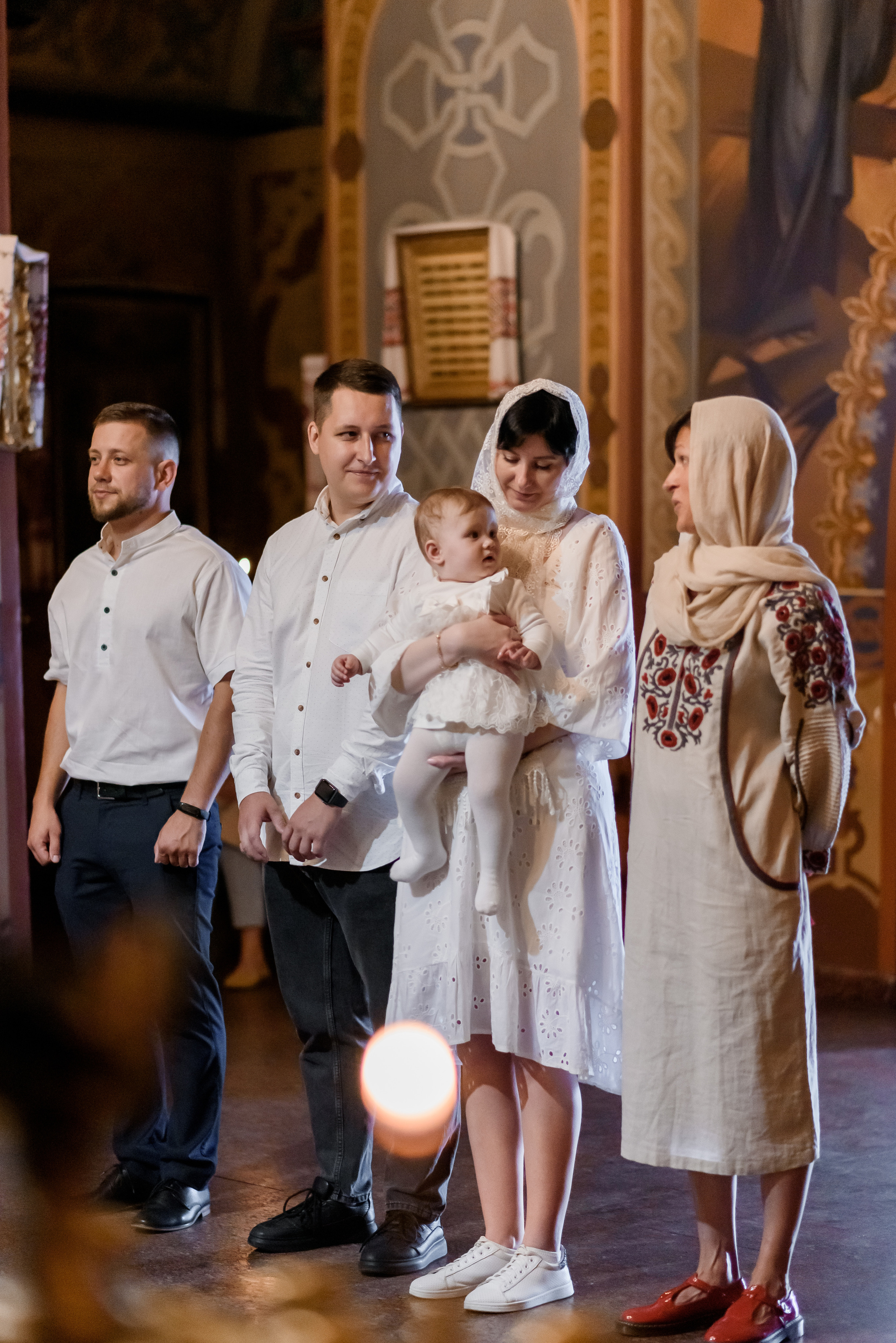 Хрещення Даринки. Храм Успіння Пресвятої Богородиці (Пирогоща). Київ. Сімейний та дитячий фотограф в Києві та Ірпені Тетяна Чайка