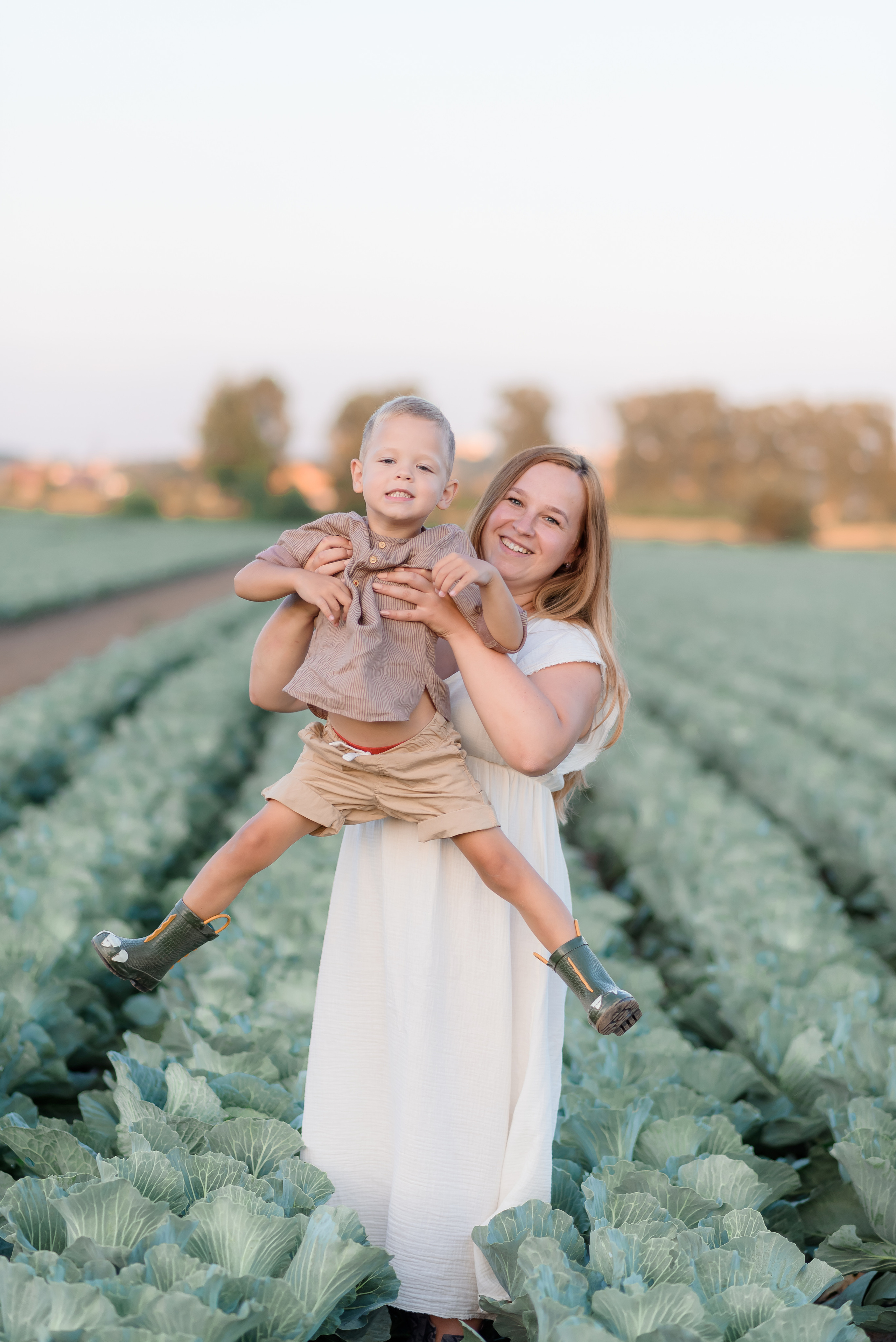 Сімейна в капусті. Надя з родиною. Сімейний та дитячий фотограф в Києві та Ірпені Тетяна Чайка