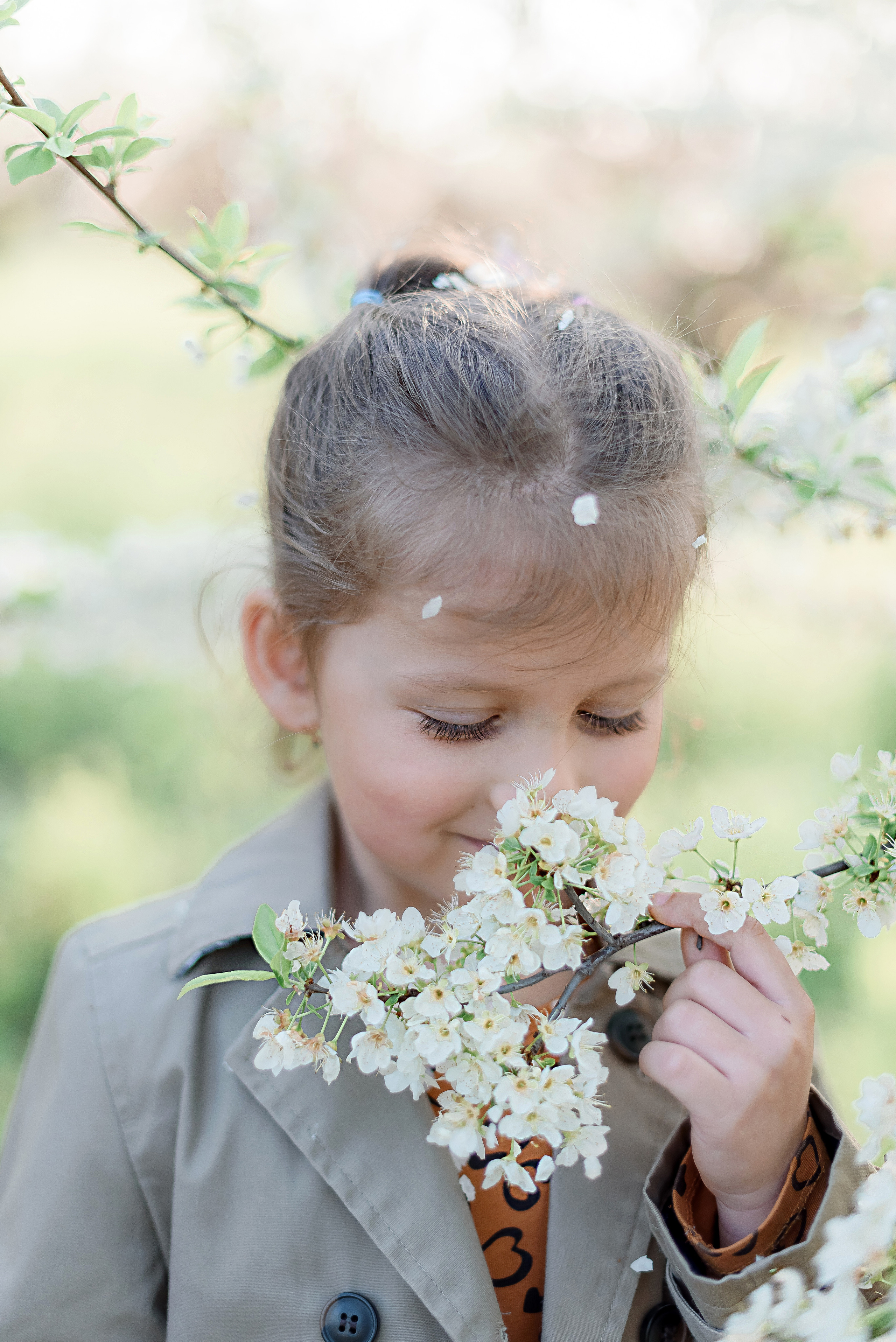 Фотосесія у квітучому саду. Сімейний та дитячий фотограф в Києві та Ірпені Тетяна Чайка