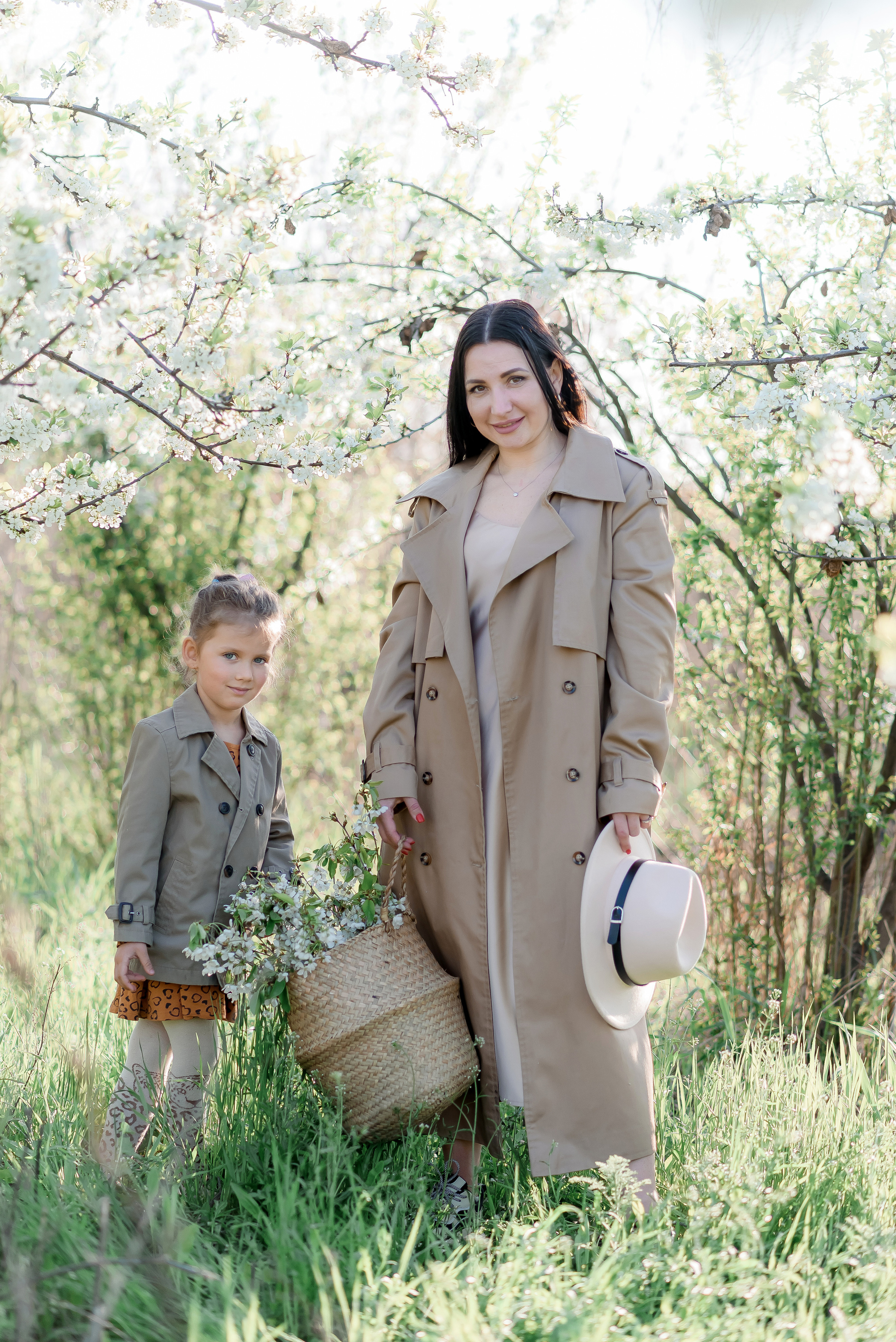 Фотосесія у квітучому саду. Сімейний та дитячий фотограф в Києві та Ірпені Тетяна Чайка
