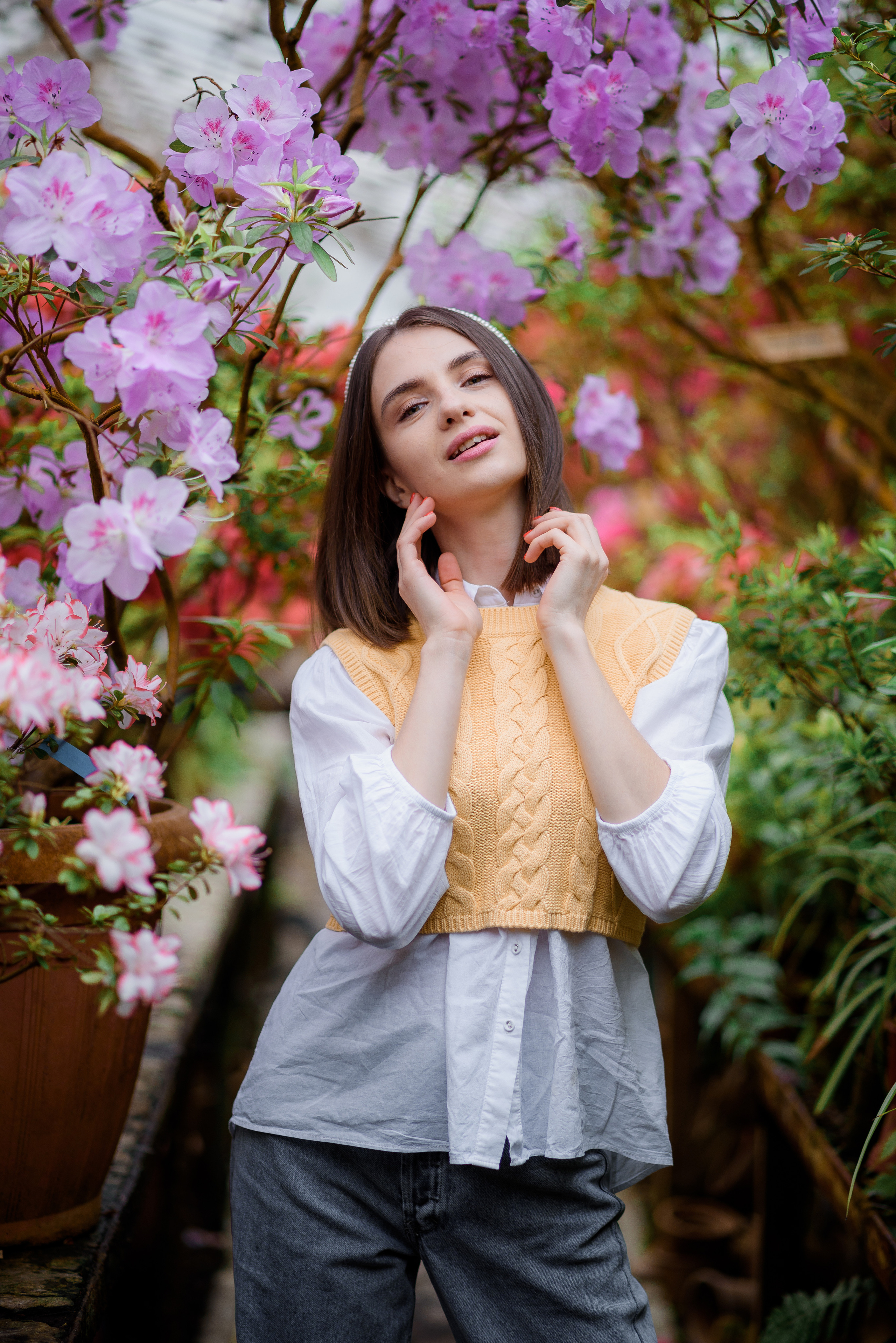 Богдана в азаліях. Сімейний та дитячий фотограф в Києві та Ірпені Тетяна Чайка