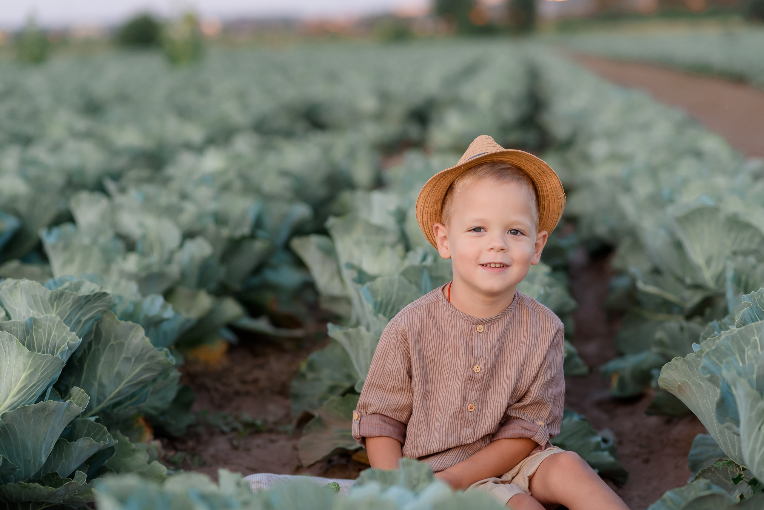 Сімейна в капусті. Надя з родиною. Сімейний та дитячий фотограф в Києві та Ірпені Тетяна Чайка