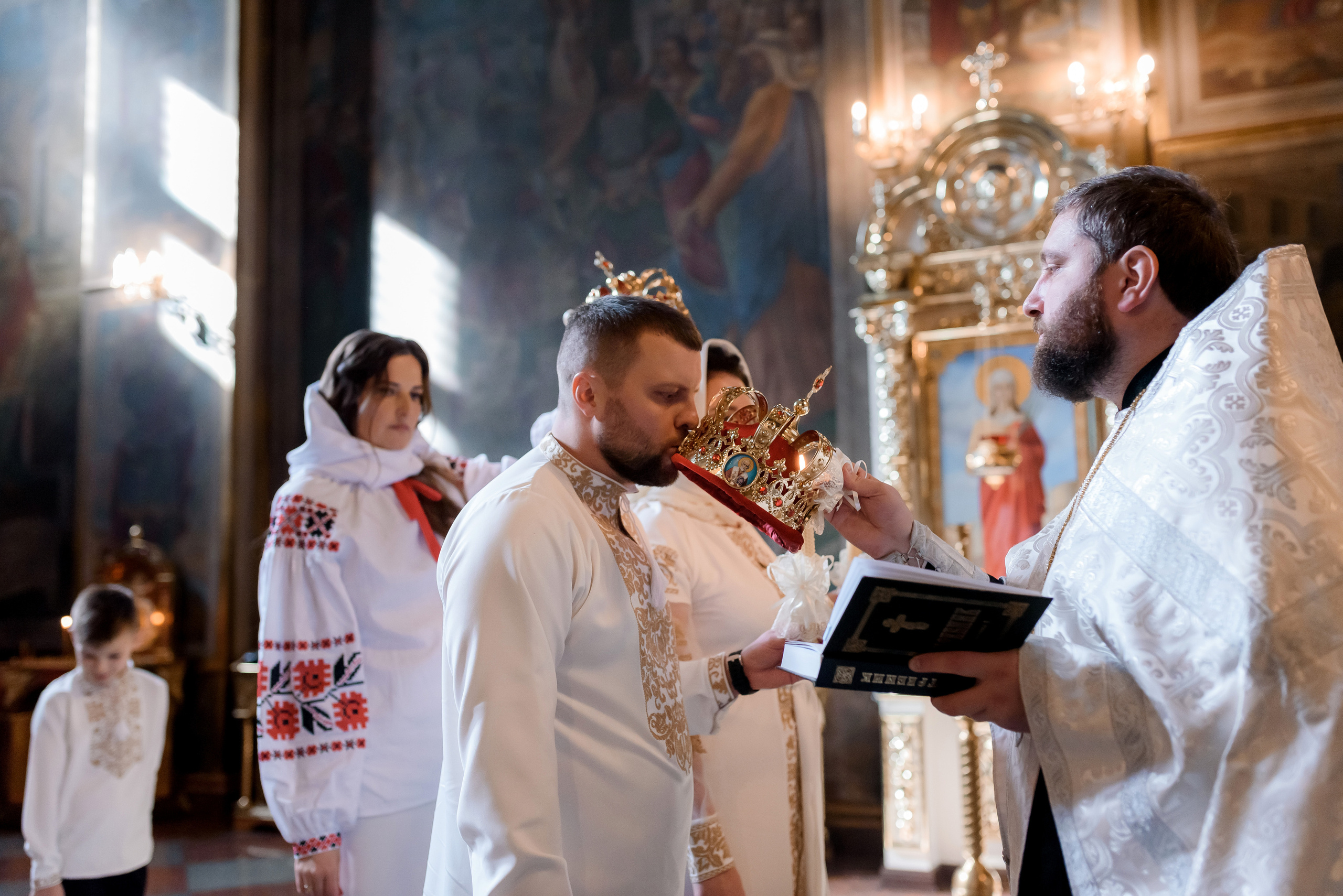 Вінчання Катерини та Артема. Михайлівський собор. Сімейний та дитячий фотограф в Києві та Ірпені Тетяна Чайка