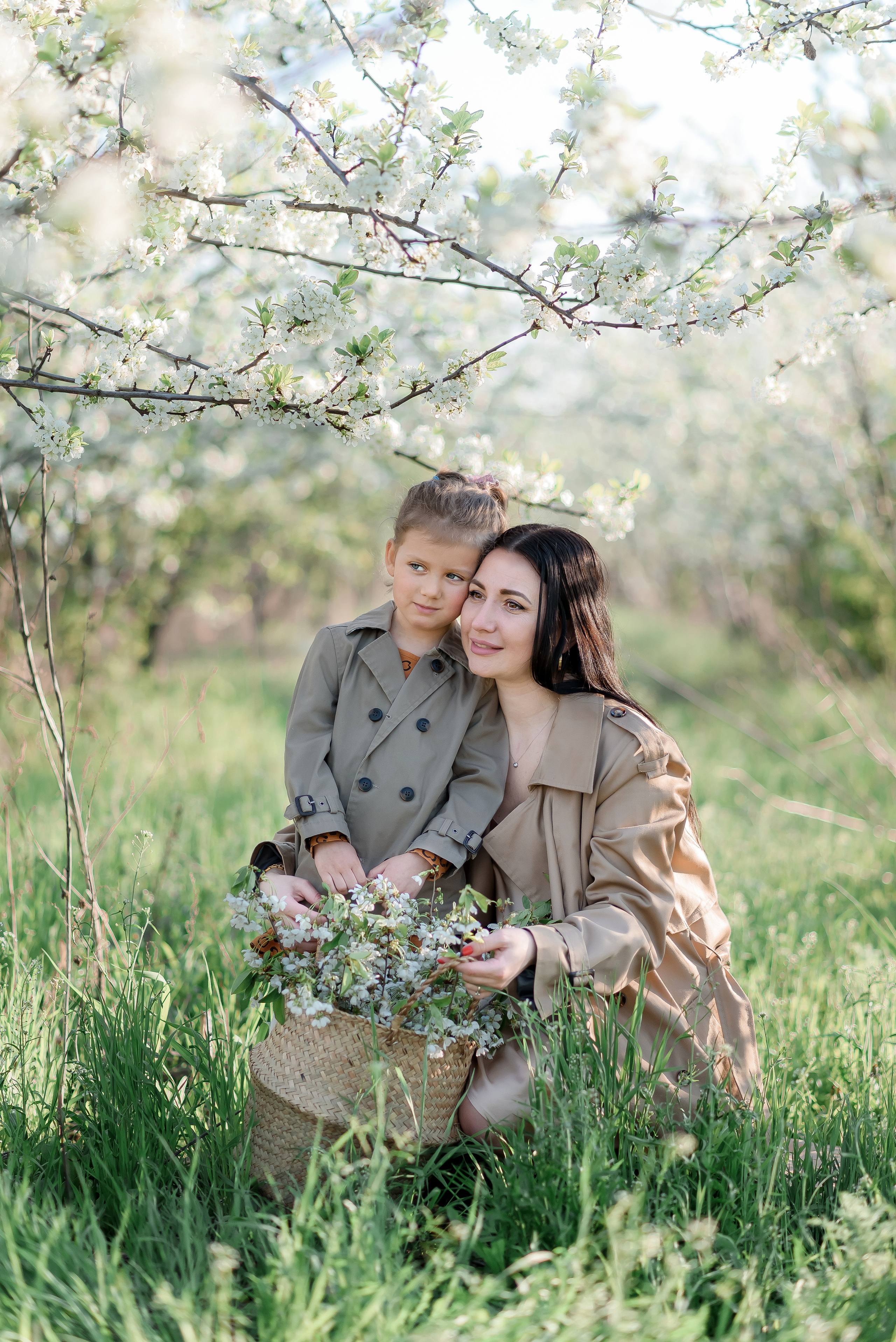 Фотосесія у квітучому саду. Сімейний та дитячий фотограф в Києві та Ірпені Тетяна Чайка