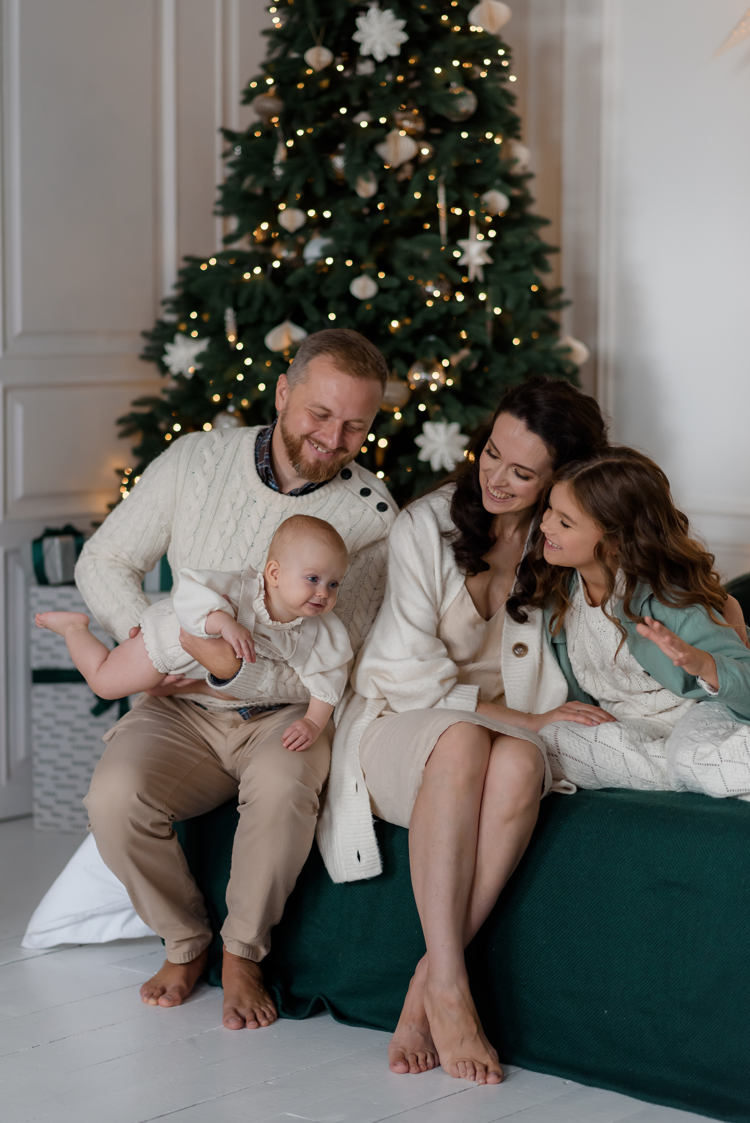 Новорічна сімейна зйомка. МонохромСтудио. Сімейний та дитячий фотограф в Києві та Ірпені Тетяна Чайка