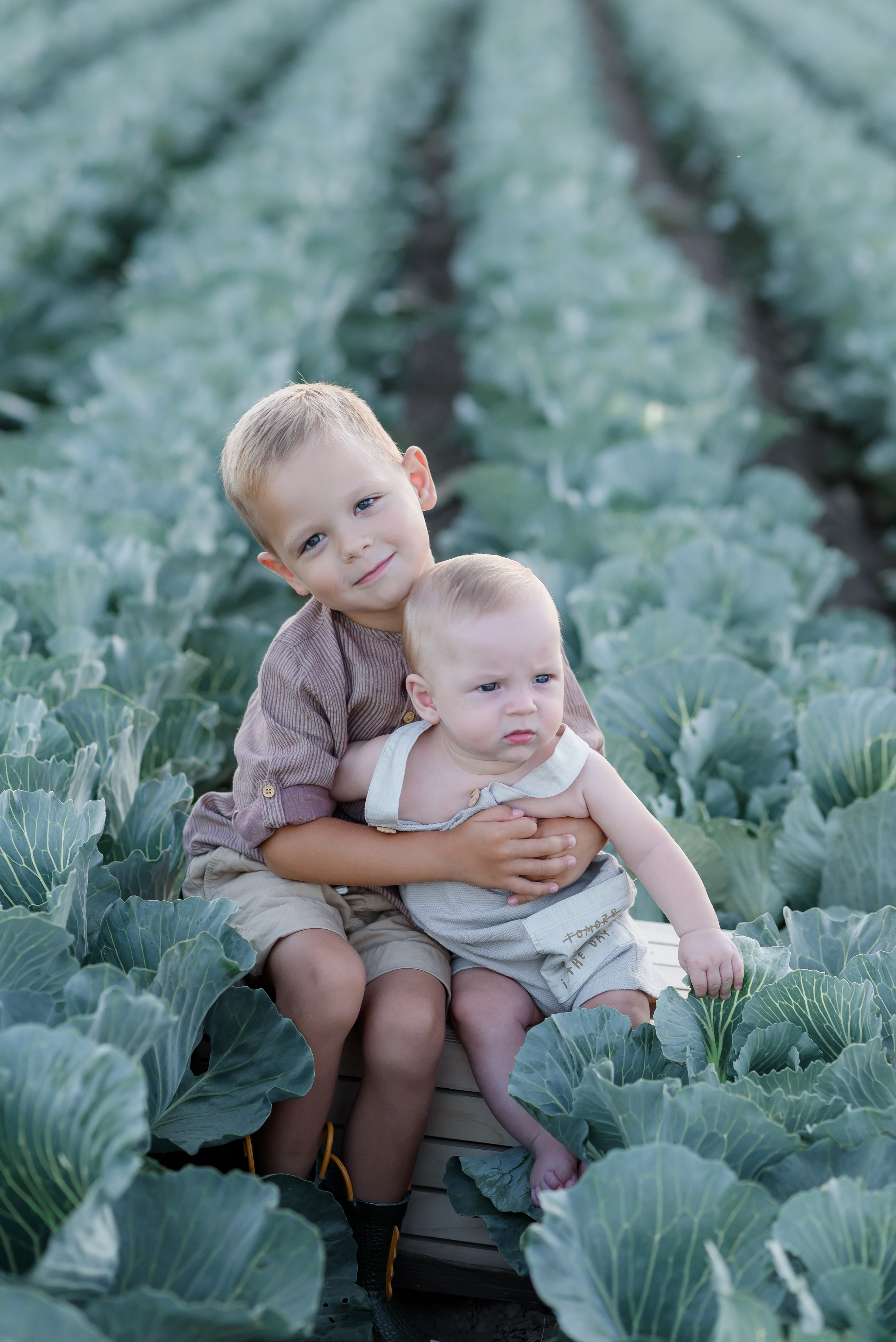 Сімейна в капусті. Надя з родиною. Сімейний та дитячий фотограф в Києві та Ірпені Тетяна Чайка