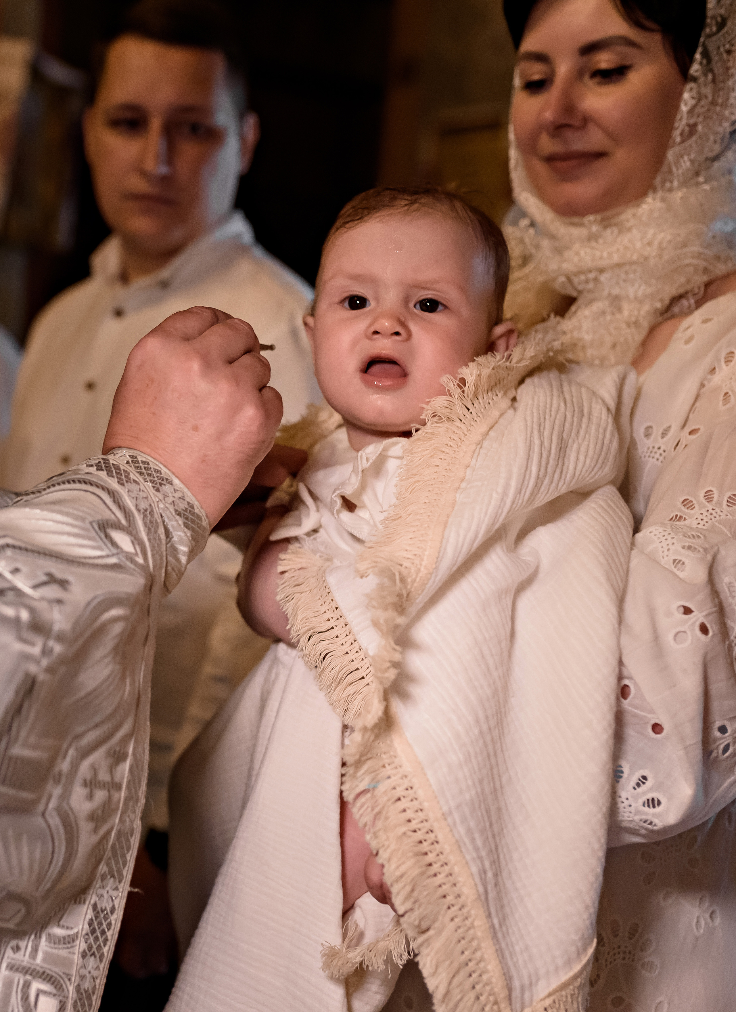 Хрещення Даринки. Храм Успіння Пресвятої Богородиці (Пирогоща). Київ. Сімейний та дитячий фотограф в Києві та Ірпені Тетяна Чайка