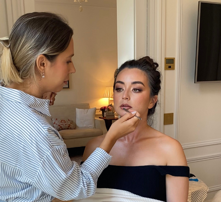 Makeup artist Kate Lisi doing glam makeup in St.Regis hotel-Rome