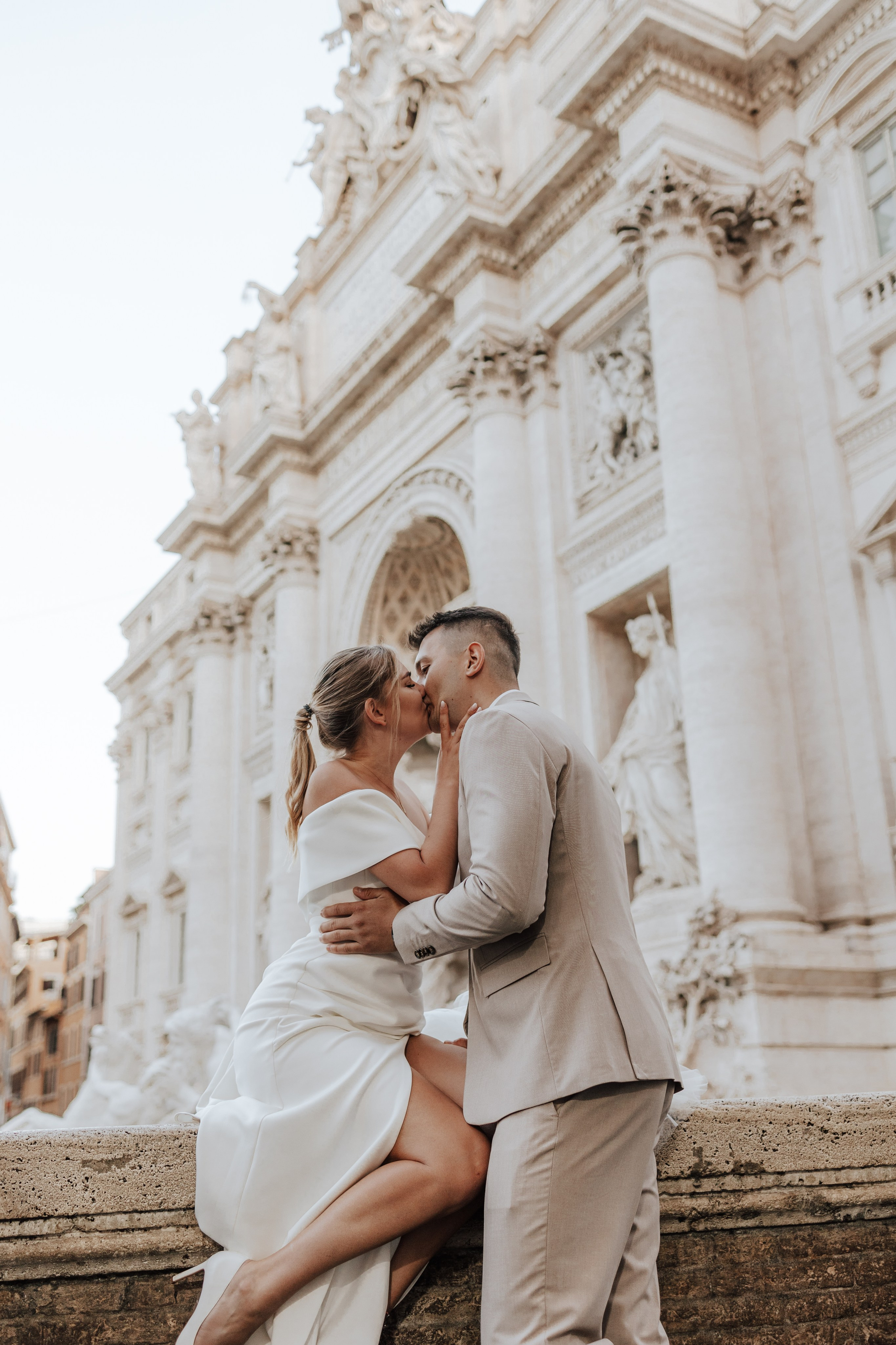 Rzym – pełen historii, ciepła i włoskiego temperamentu – stał się tłem dla wyjątkowej historii Klaudii i Michała 🤎. Fotograf Siedlce
