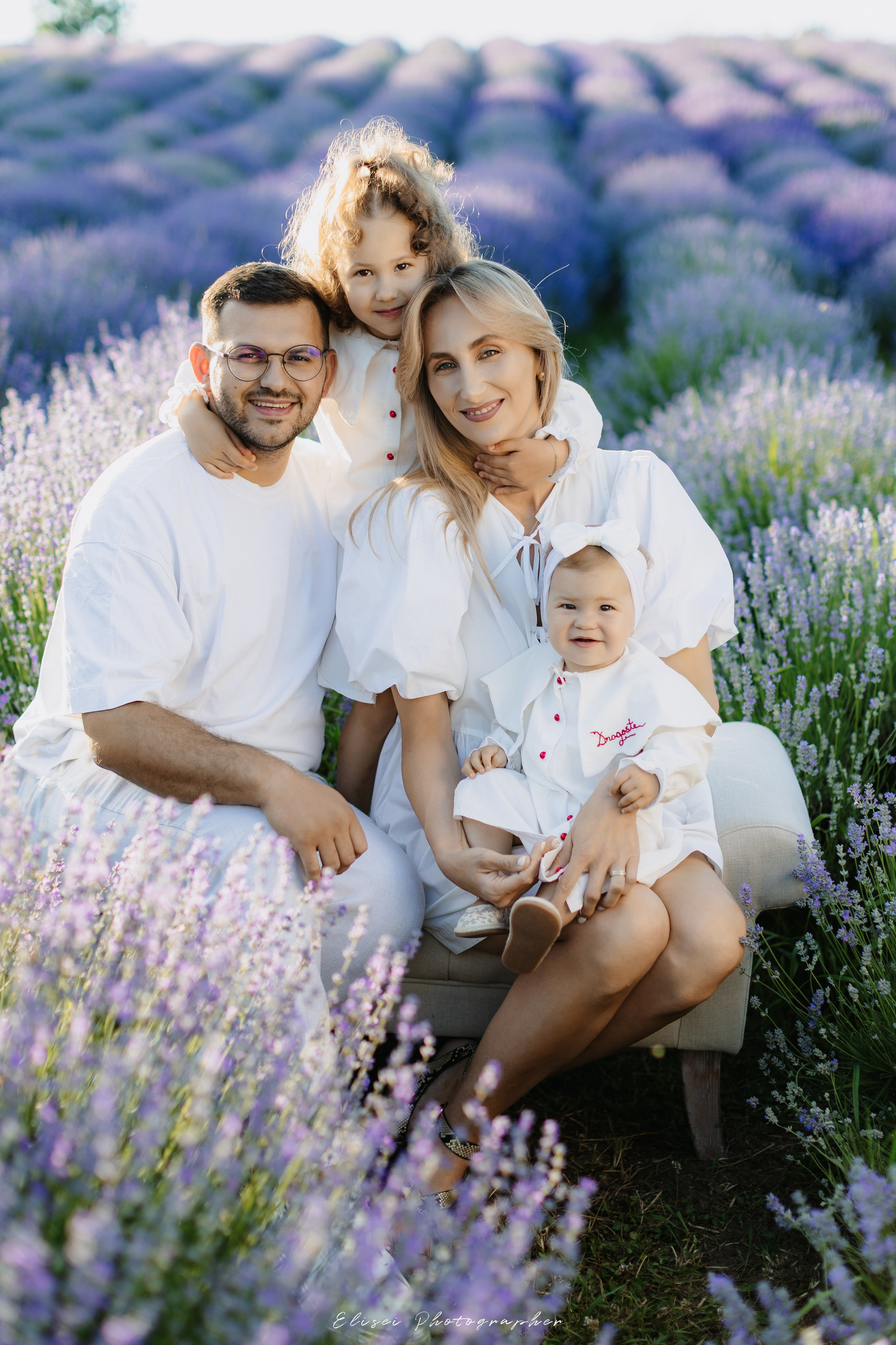 „studio foto Suceava", „ședință foto copii studio", „portrete profesionale", „studio foto Bucovina"