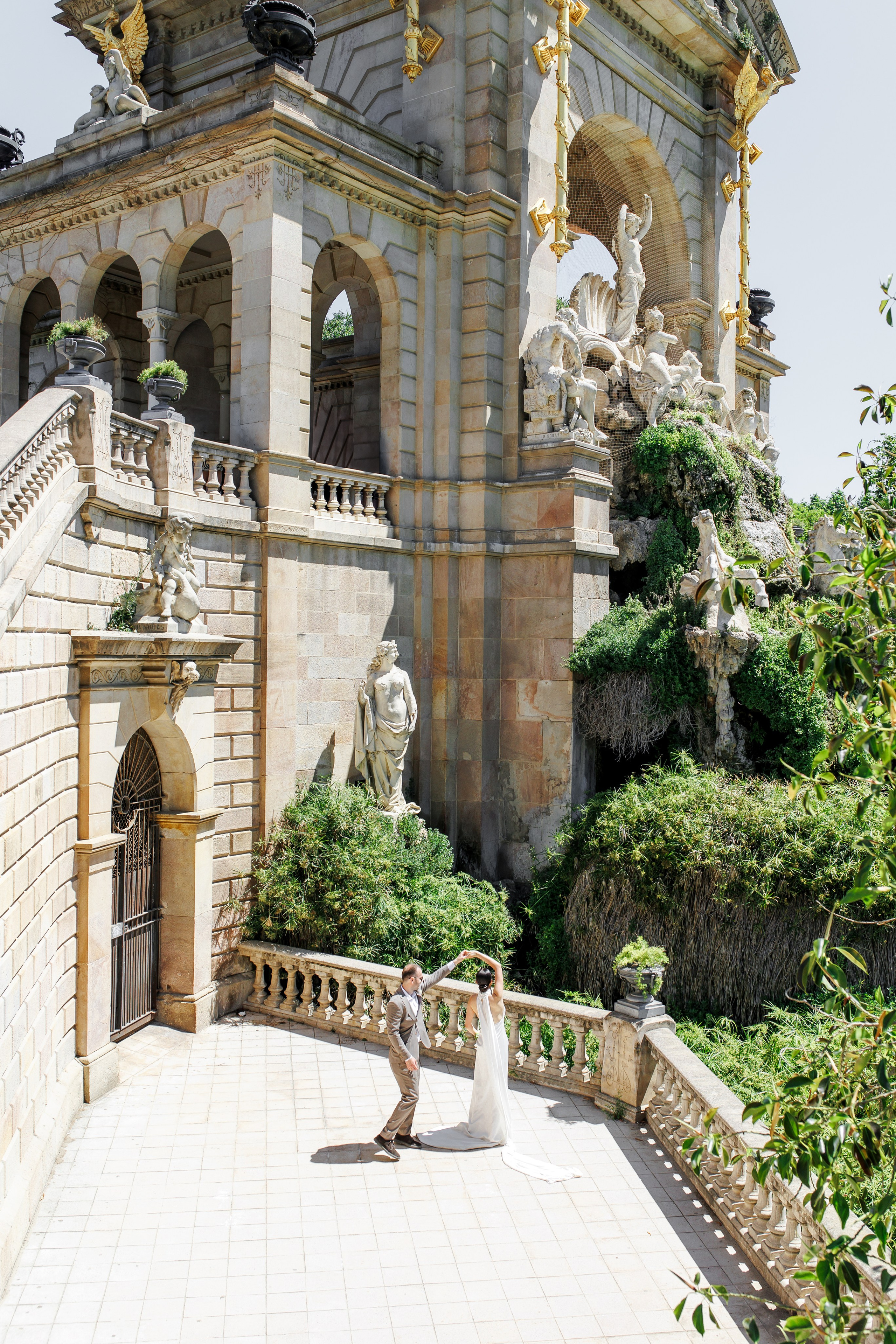 Engagement Session in Barcelona’s Gothic Quarter. Wedding Photographer in Barcelona Lana Alekhina