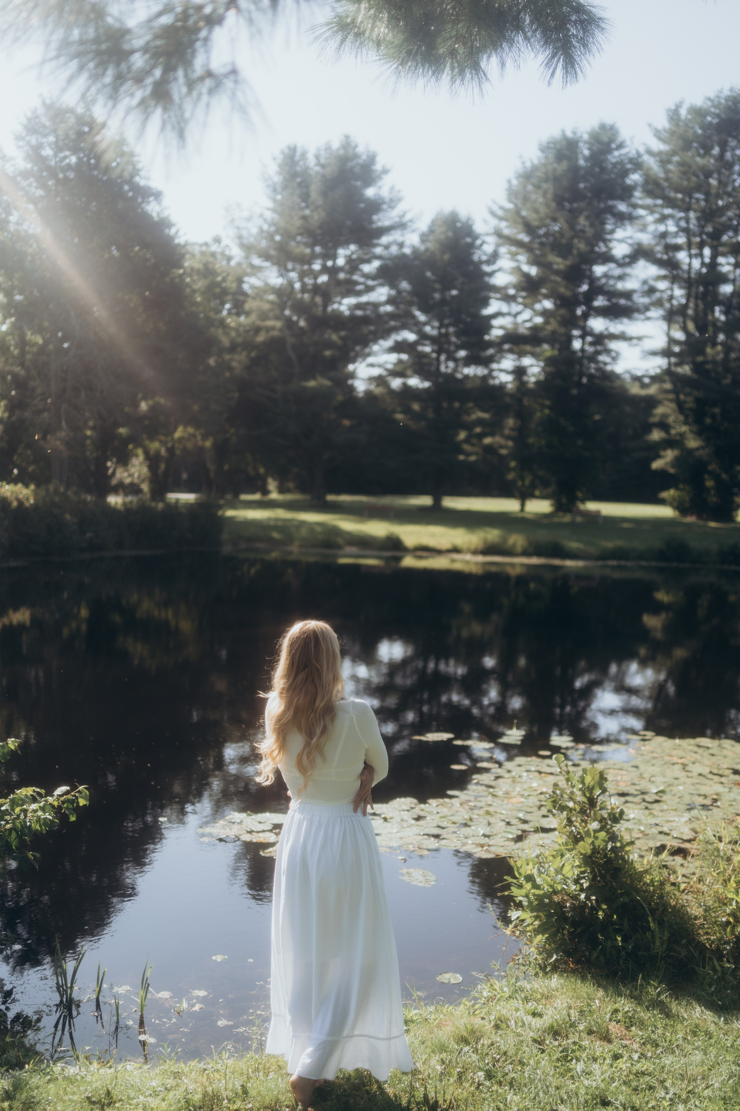 When to Schedule Your Maternity Photo Session · A Connecticut Guide. Editorial Maternity Photographer in Hartford, Connecticut · Deschain Photography