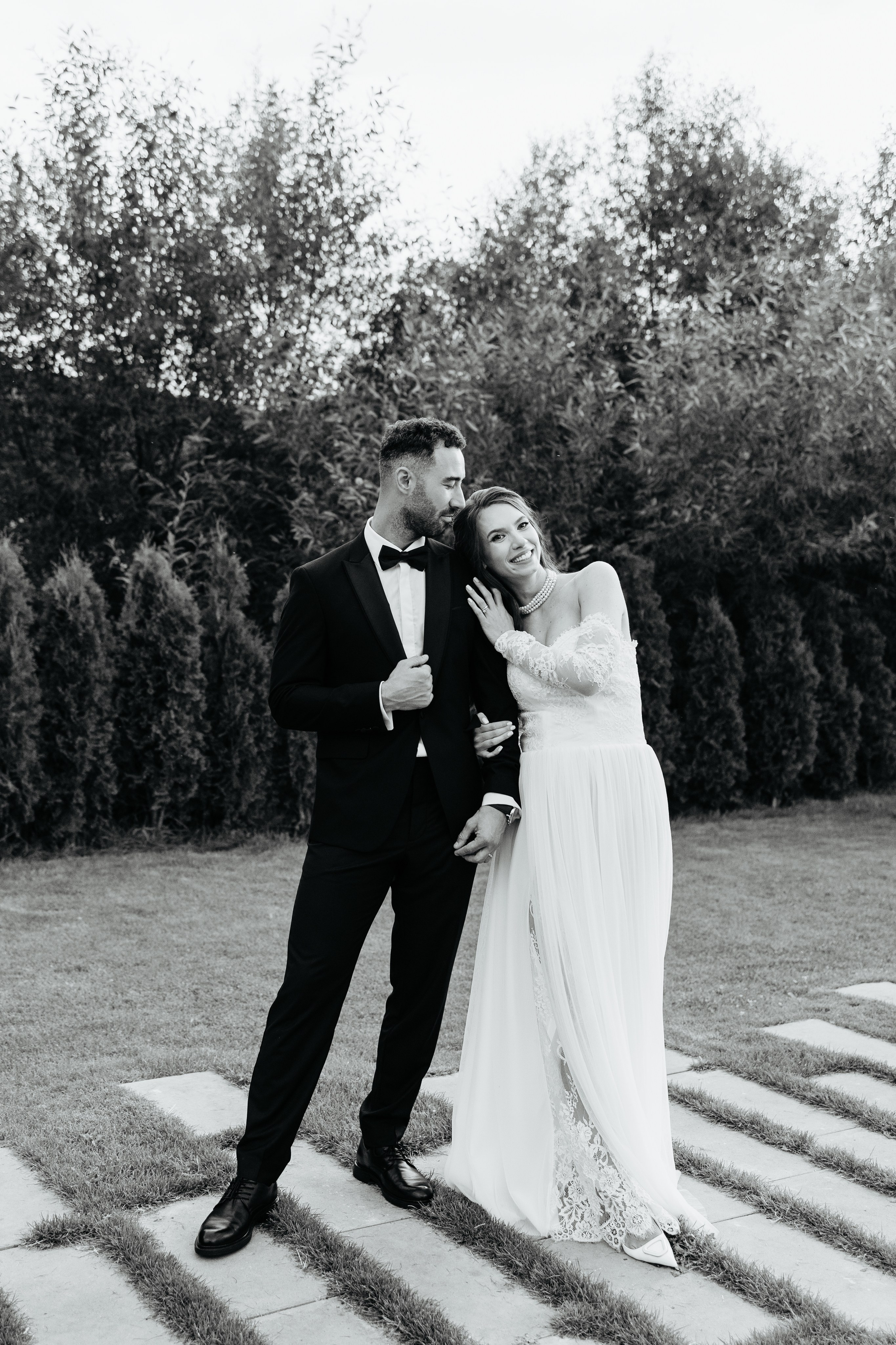 CONTACT. Wedding Photographer Editorial Storytelling Cluj, Romania & Europe|Lore Photography