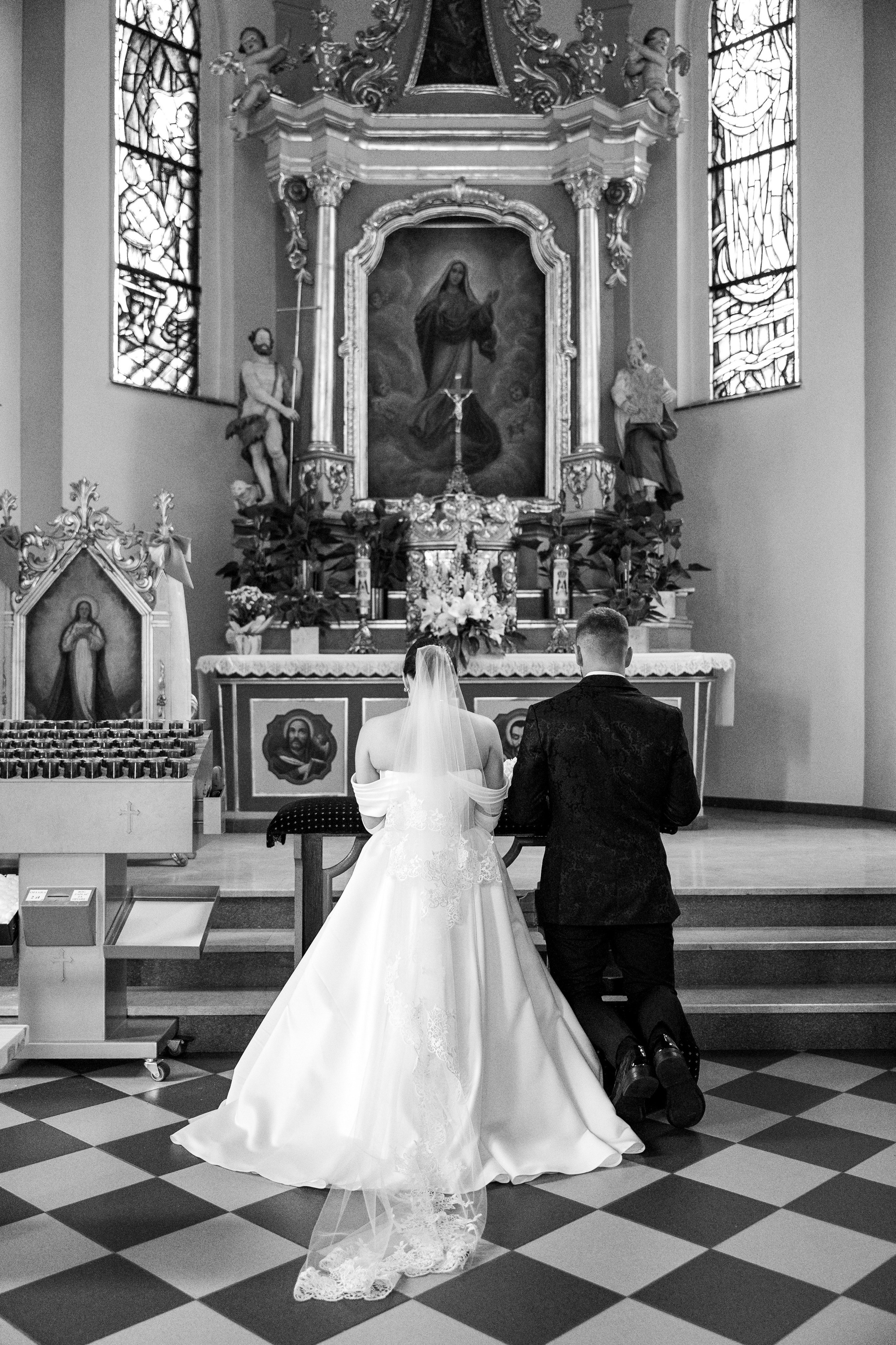 Fotografia ślubna w kościele w Polsce: porady i prawdziwe przykłady zdjęć
