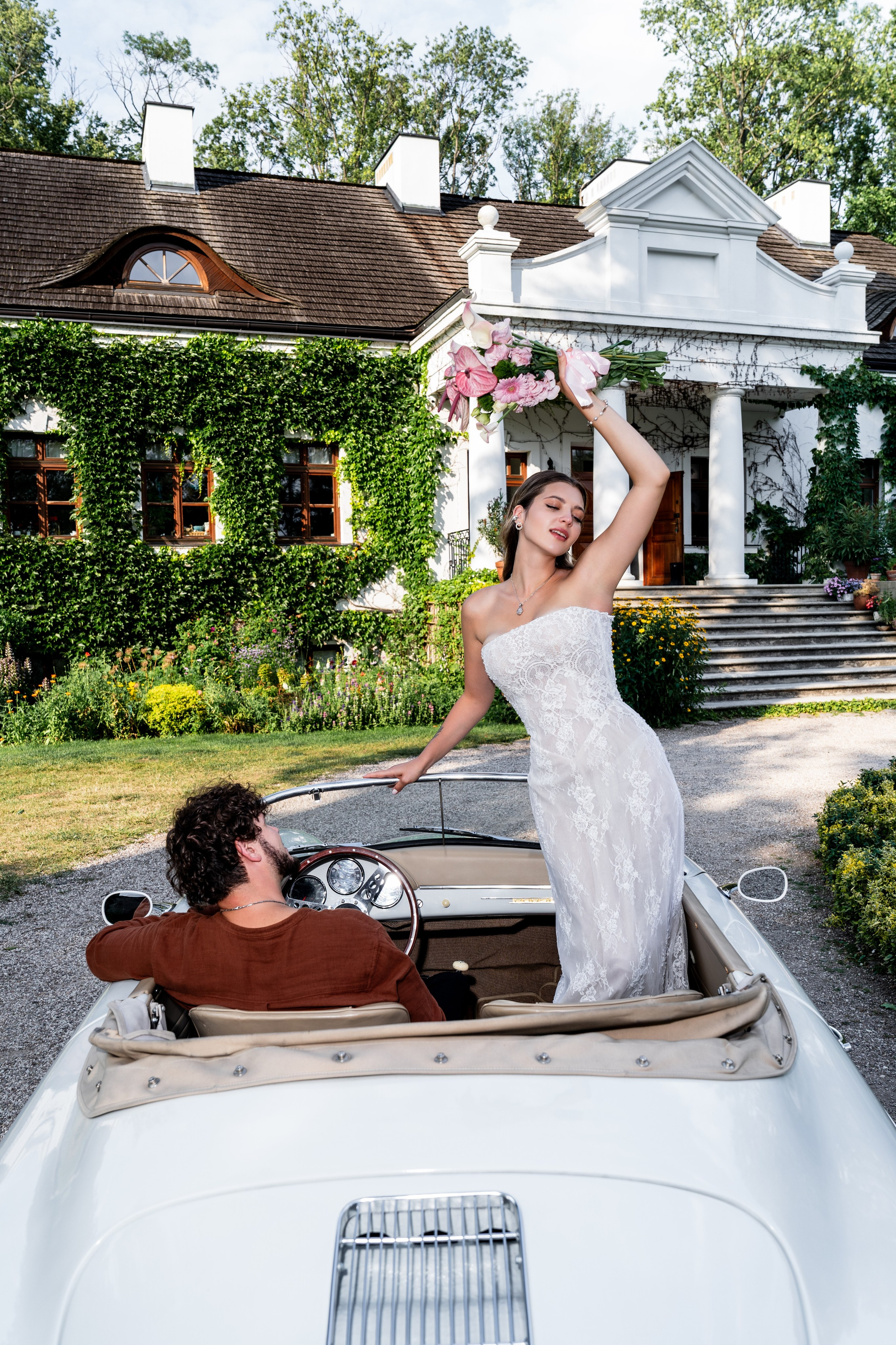 Wedding Car Photoshoot Ideas: Examples in Europe