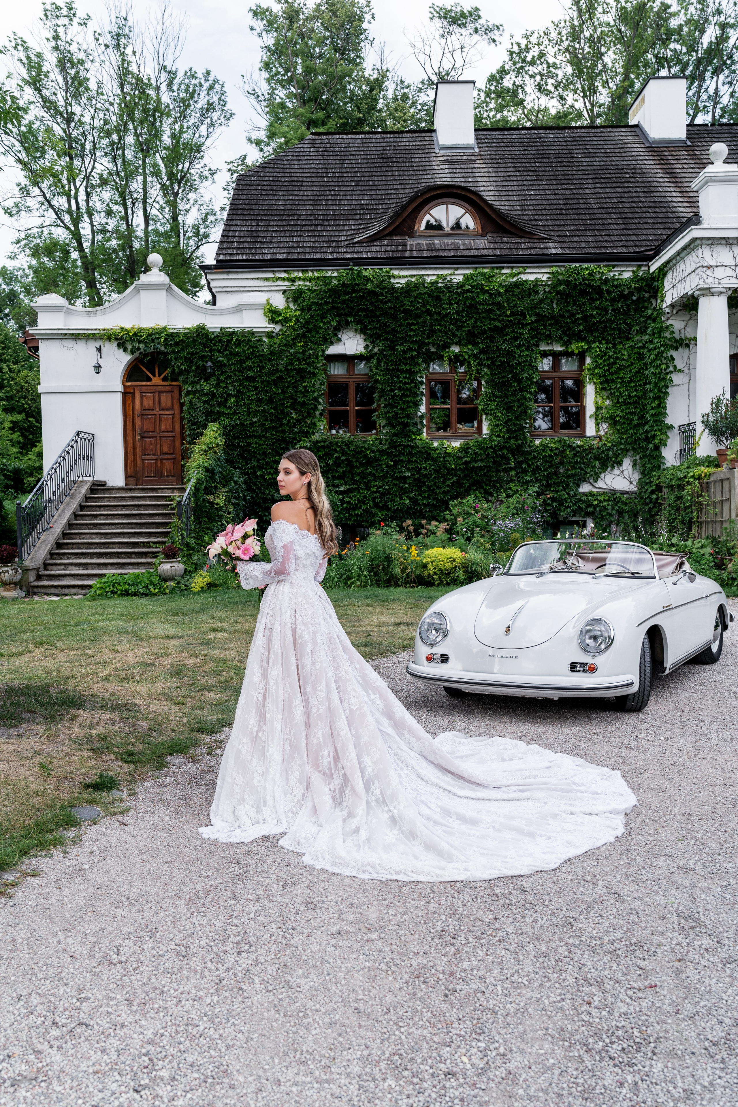 Wedding Car Photoshoot Ideas: Examples in Europe