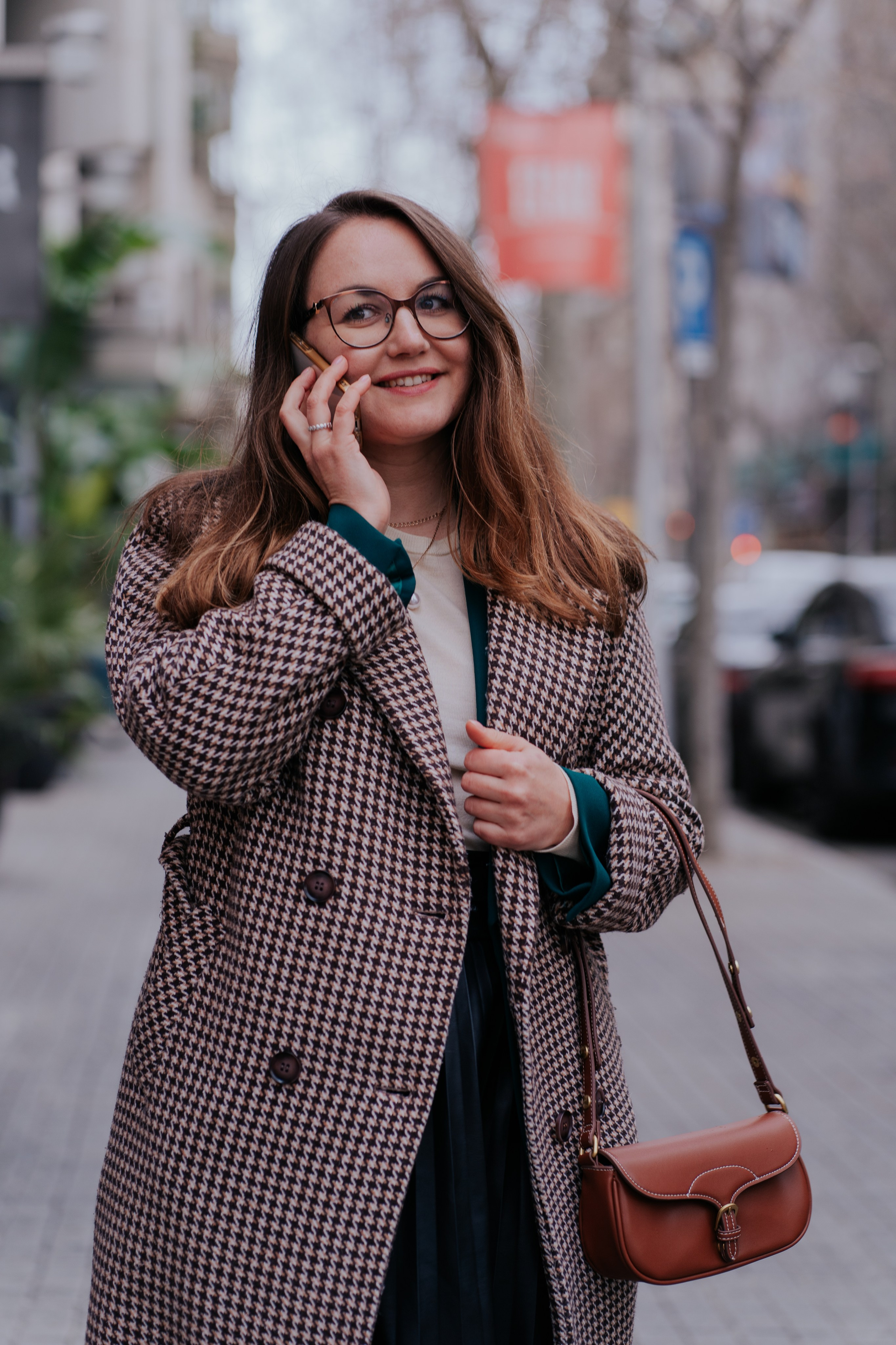 Autumn Outfit Ideas for Photoshoot in Barcelona. DiaFoto — Wow Photographer in Barcelona | Premium Barcelona Photoshoot Experience