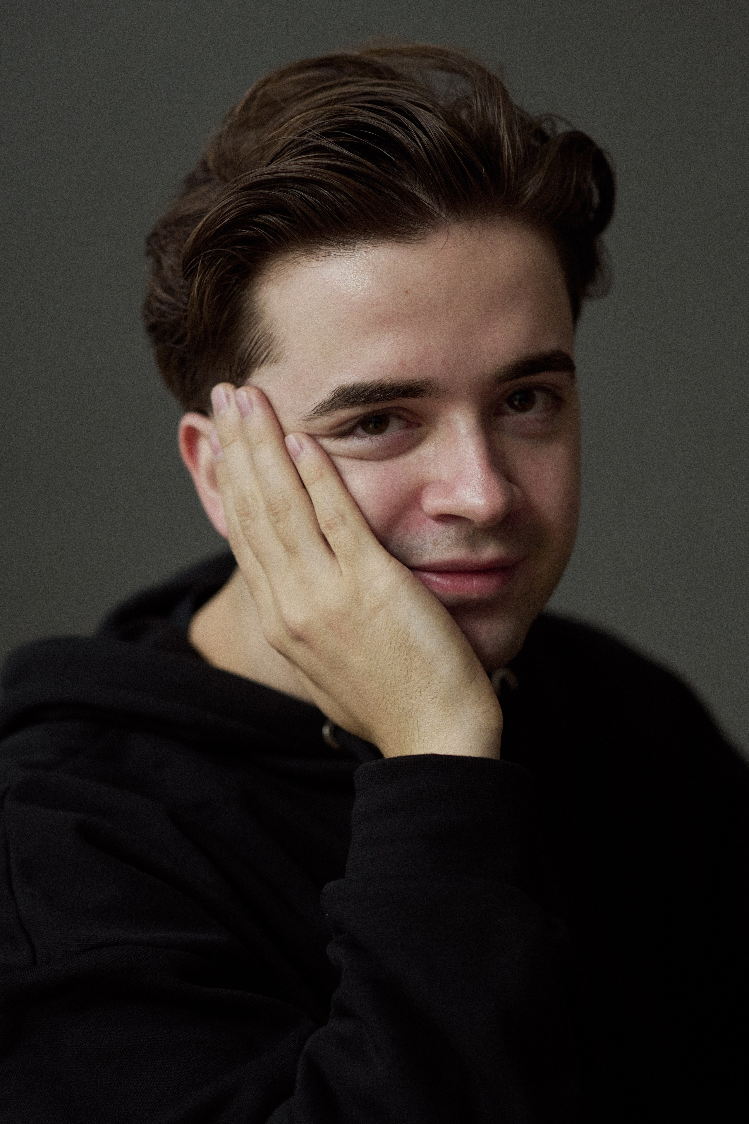 Headshot of Daniel Burger, Founder and Neuroengineer, Eightsix Scienc, by photographer Victoria Ushkanova in Brussels and Amsterdam