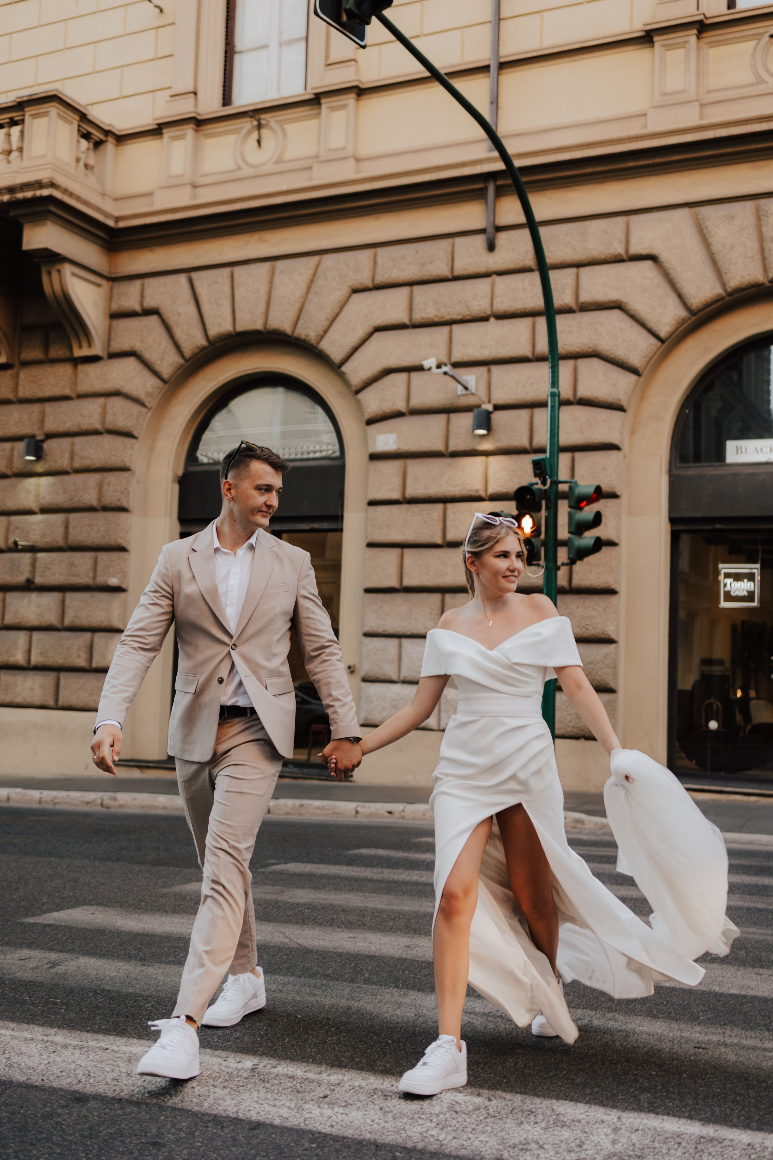 Rzym – pełen historii, ciepła i włoskiego temperamentu – stał się tłem dla wyjątkowej historii Klaudii i Michała 🤎. Fotograf Siedlce