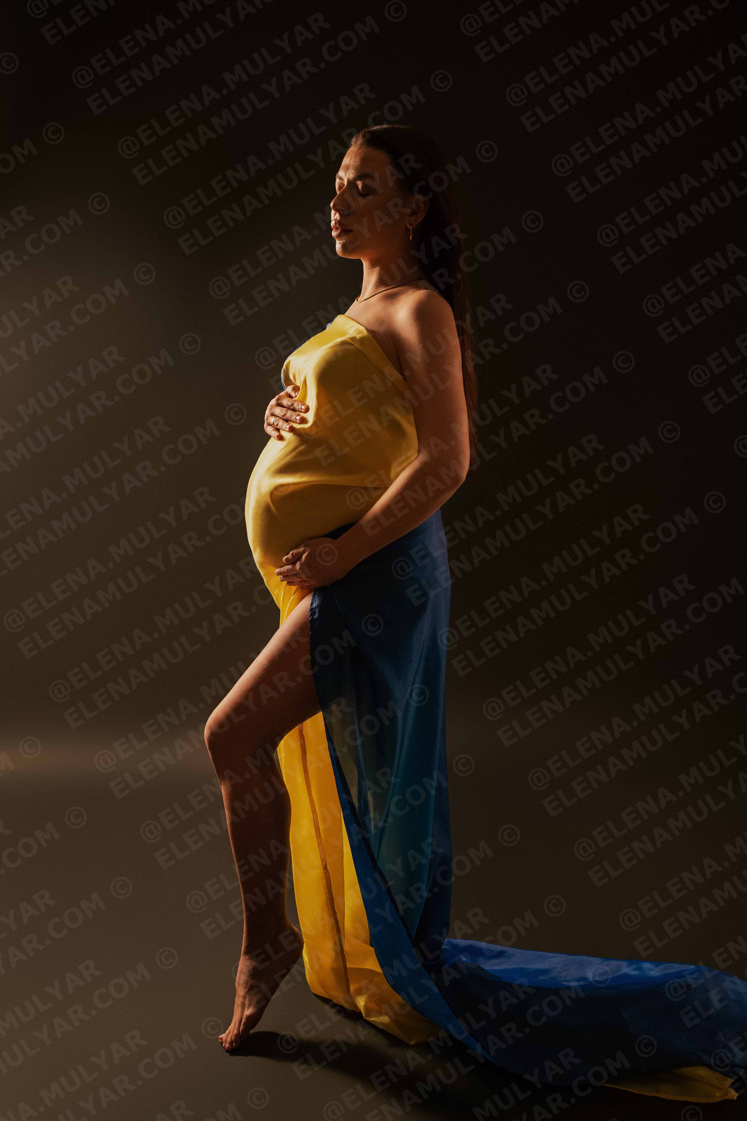 GALERIA BENEFICA 💛💙. Fotógrafo de bodas y familias en España, Málaga, Marbella