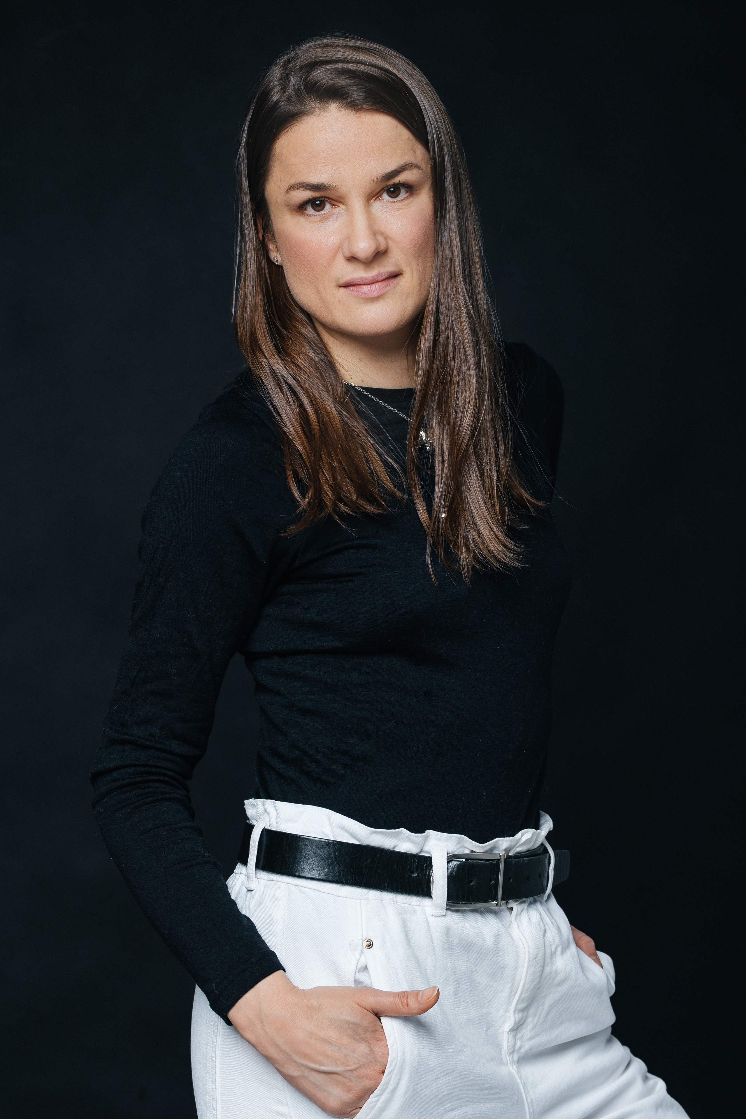 Contact. Valokuvaaja Lahti, Helsinki Elena Salonen