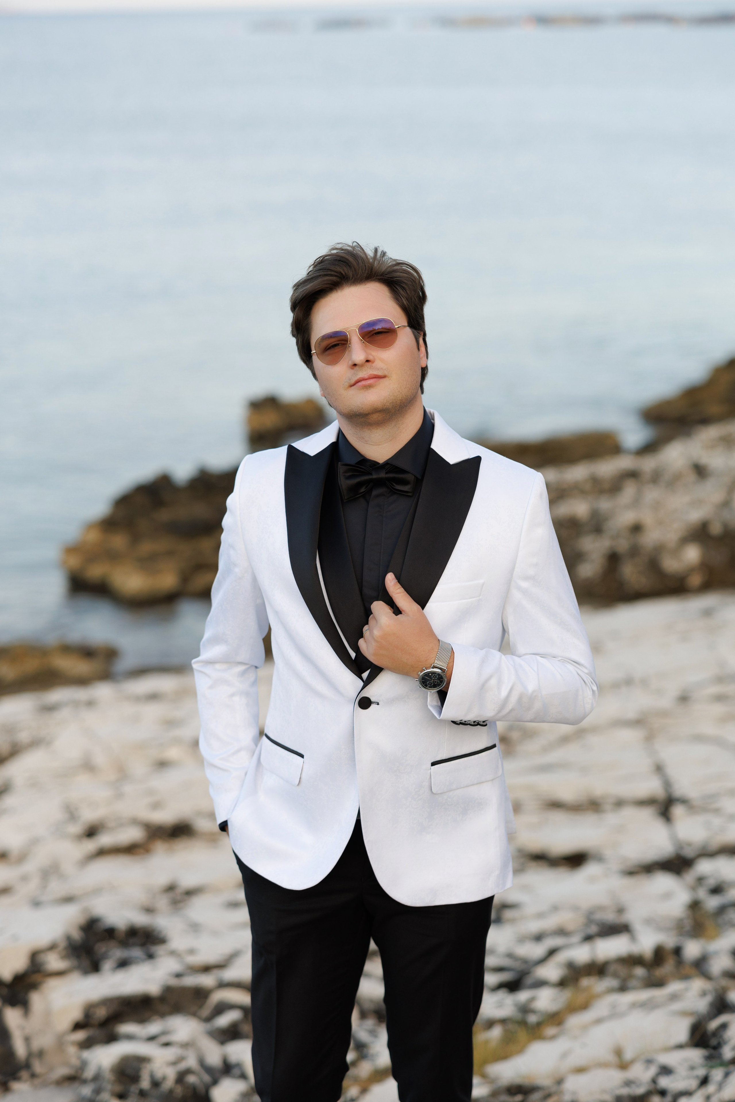 Wedding Photographer, based in Iasi, Romania, but will travel all over the globe to make sure you look amazing in all your wedding photos