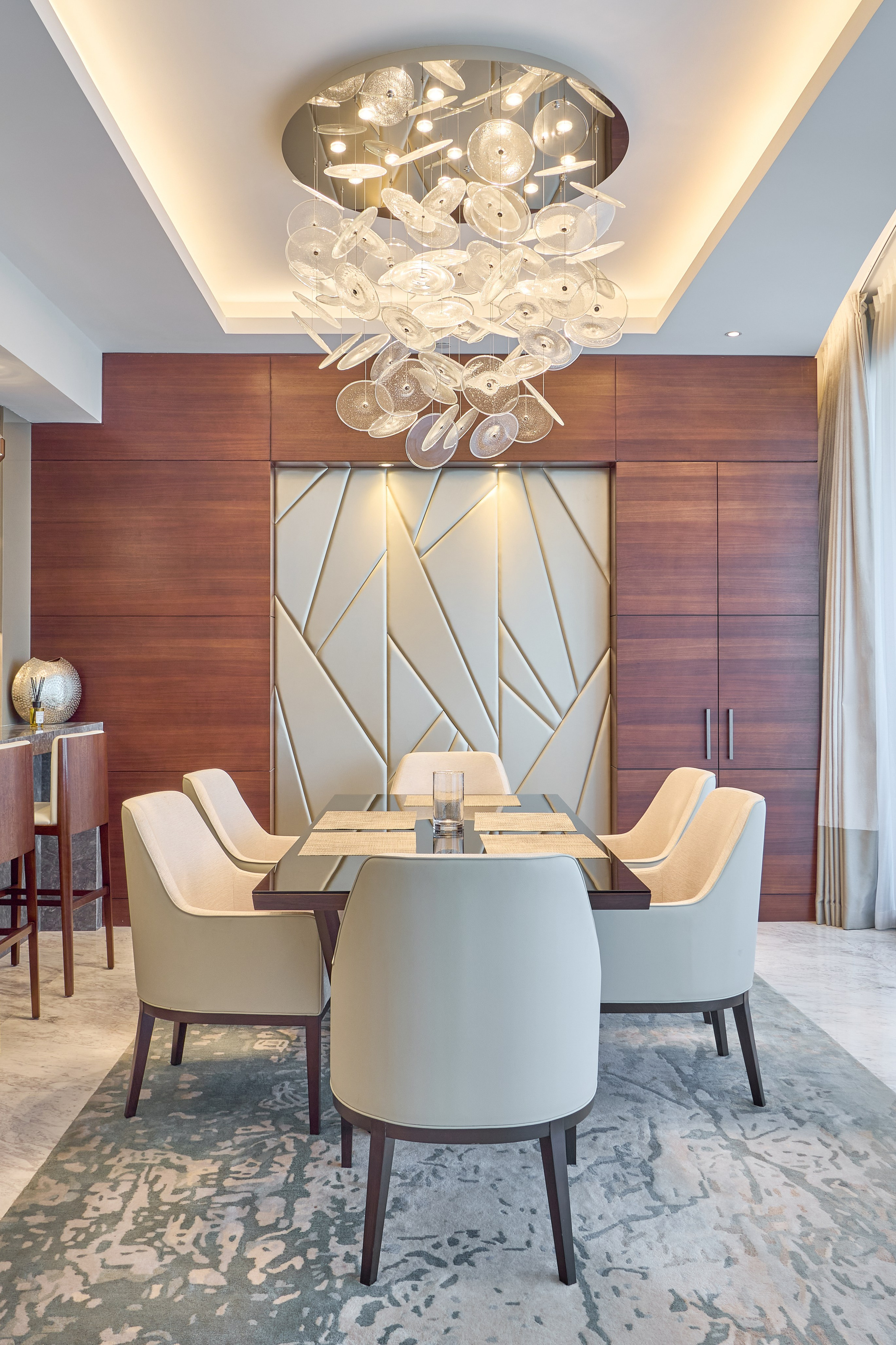 Real Estate Photography in Dubai — Interiors, Exteriors, Listings & Rental Visuals. Hotel Photographer in Dubai — Interiors & Commercial by Oleg Novikov