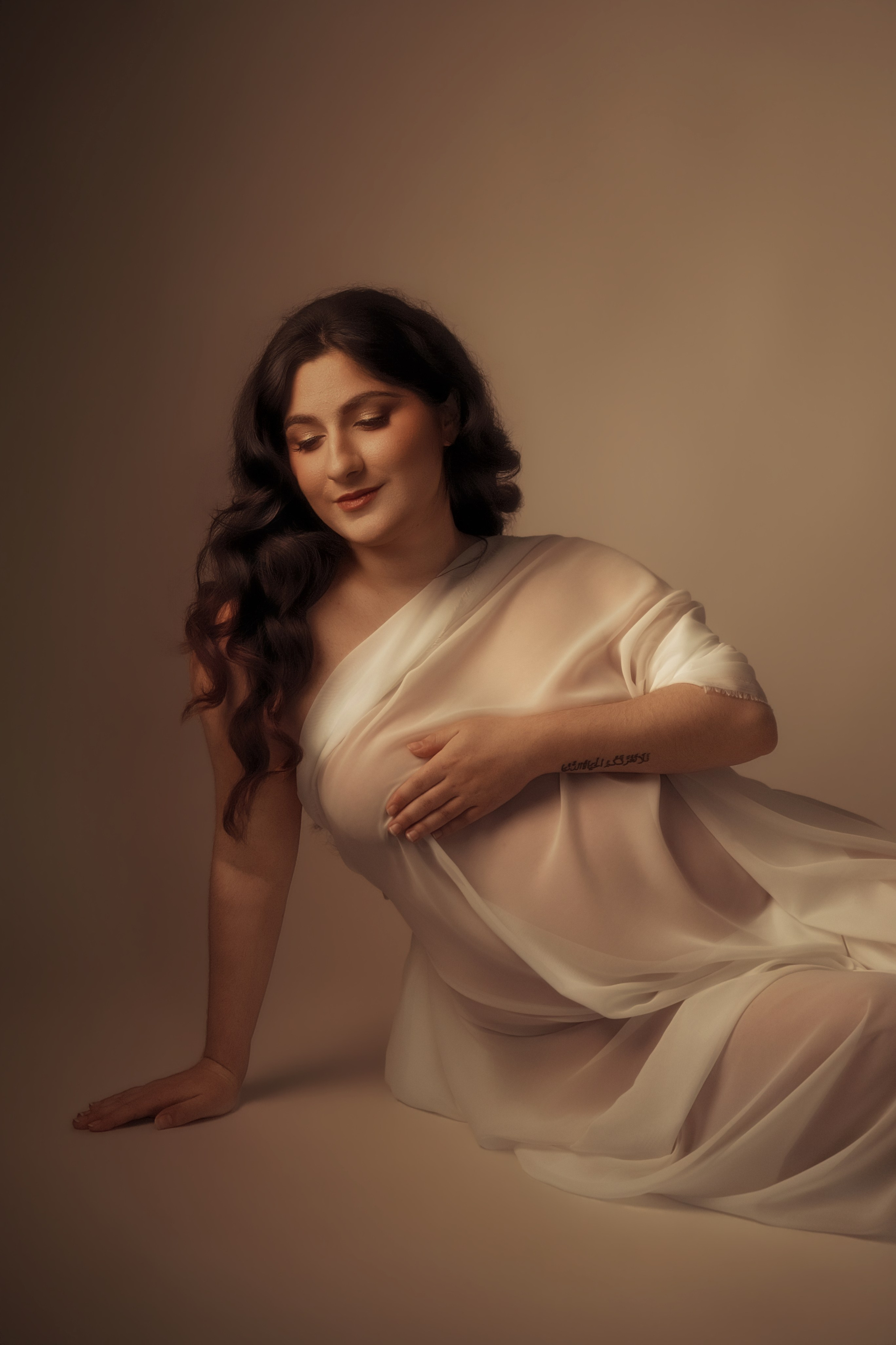 When to Schedule Your Maternity Photo Session · A Connecticut Guide. Editorial Maternity Photographer in Hartford, Connecticut · Deschain Photography