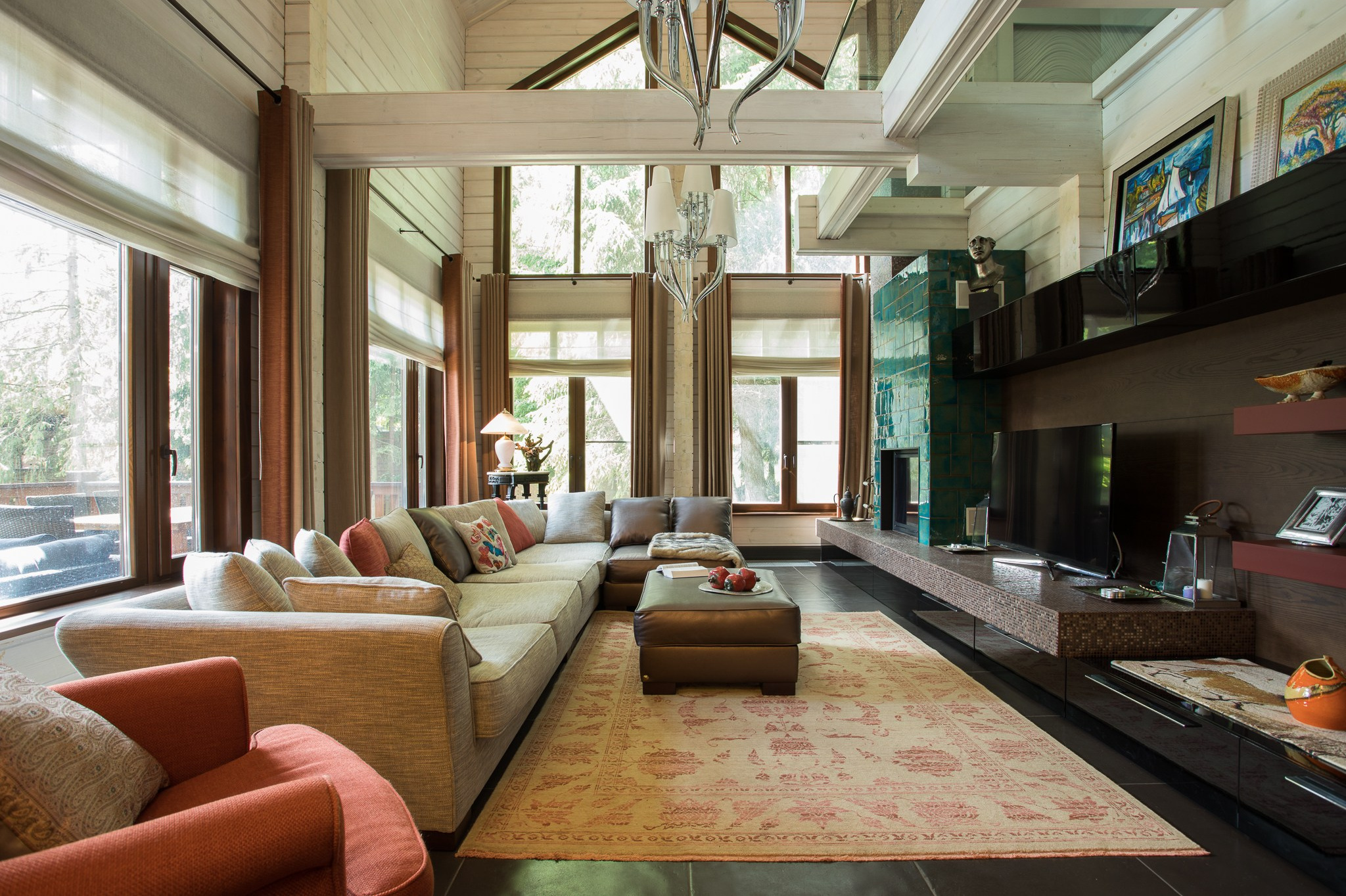 Интерьер гостиной в большом коттедже - фотограф Андрей Дунин