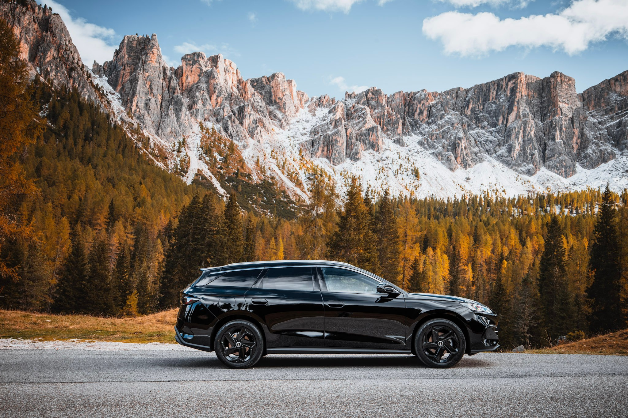 BYD Seal 6 DM-i am Passo Giau – Automotive-Fotografie