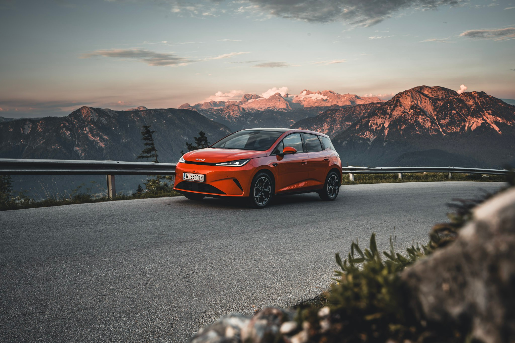 BYD Dolphin G DM-i – Automotive-Fotografie im Salzkammergut. Commercial & Lifestyle Fotograf | Wiener Neustadt