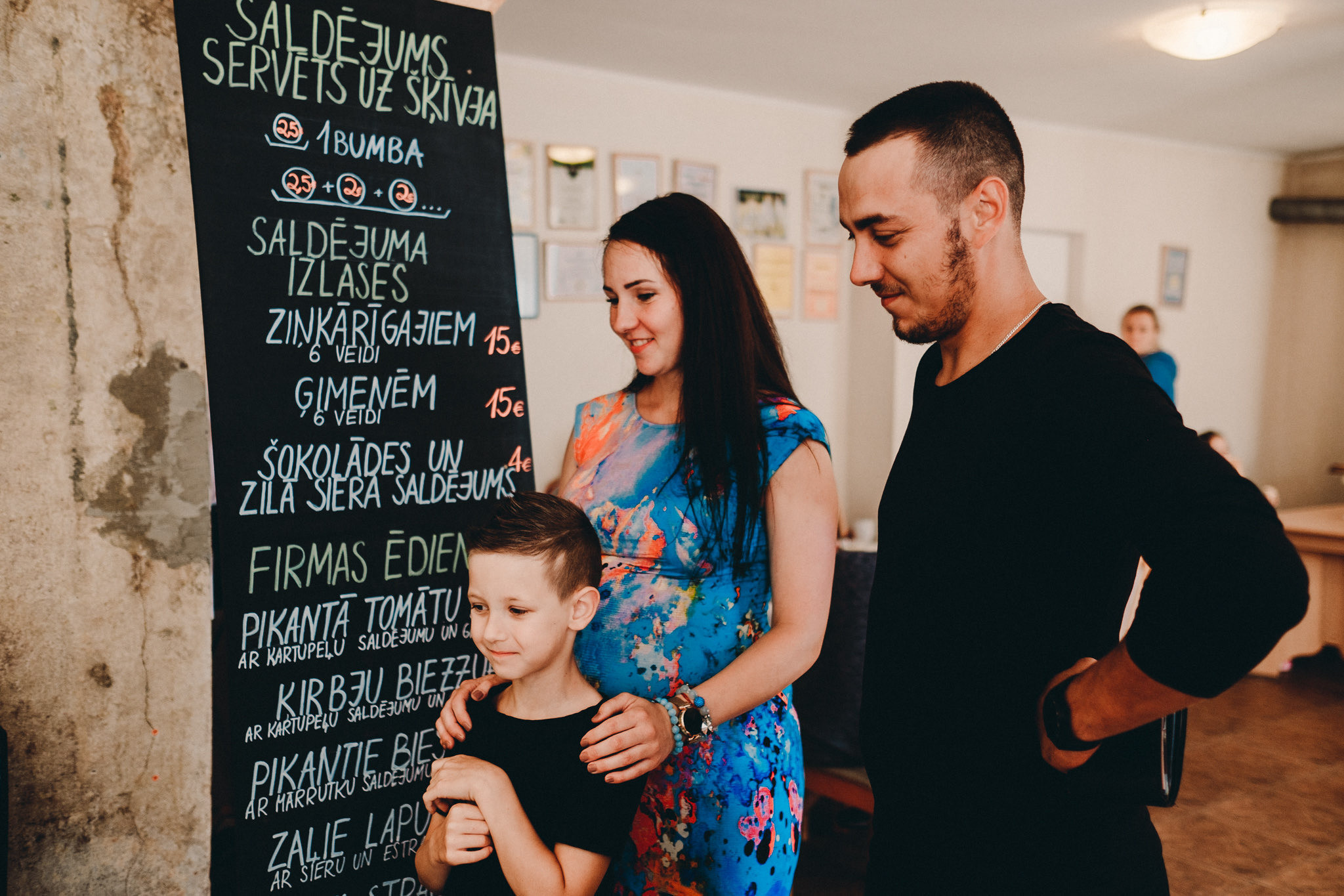 Fotogrāfa pakalpojumi Jēkabpilī. Kāzu × Ģimenes notikumu fotografs Edgars Kalniņš