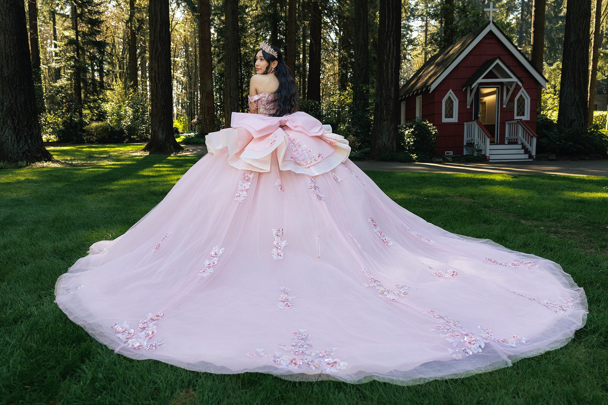 The 5 Best Quinceañera Photoshoot Locations in Oregon. Fotógrafo de Quinceañeras en Portland | Fotografía de Quince Años en Oregon y Washington