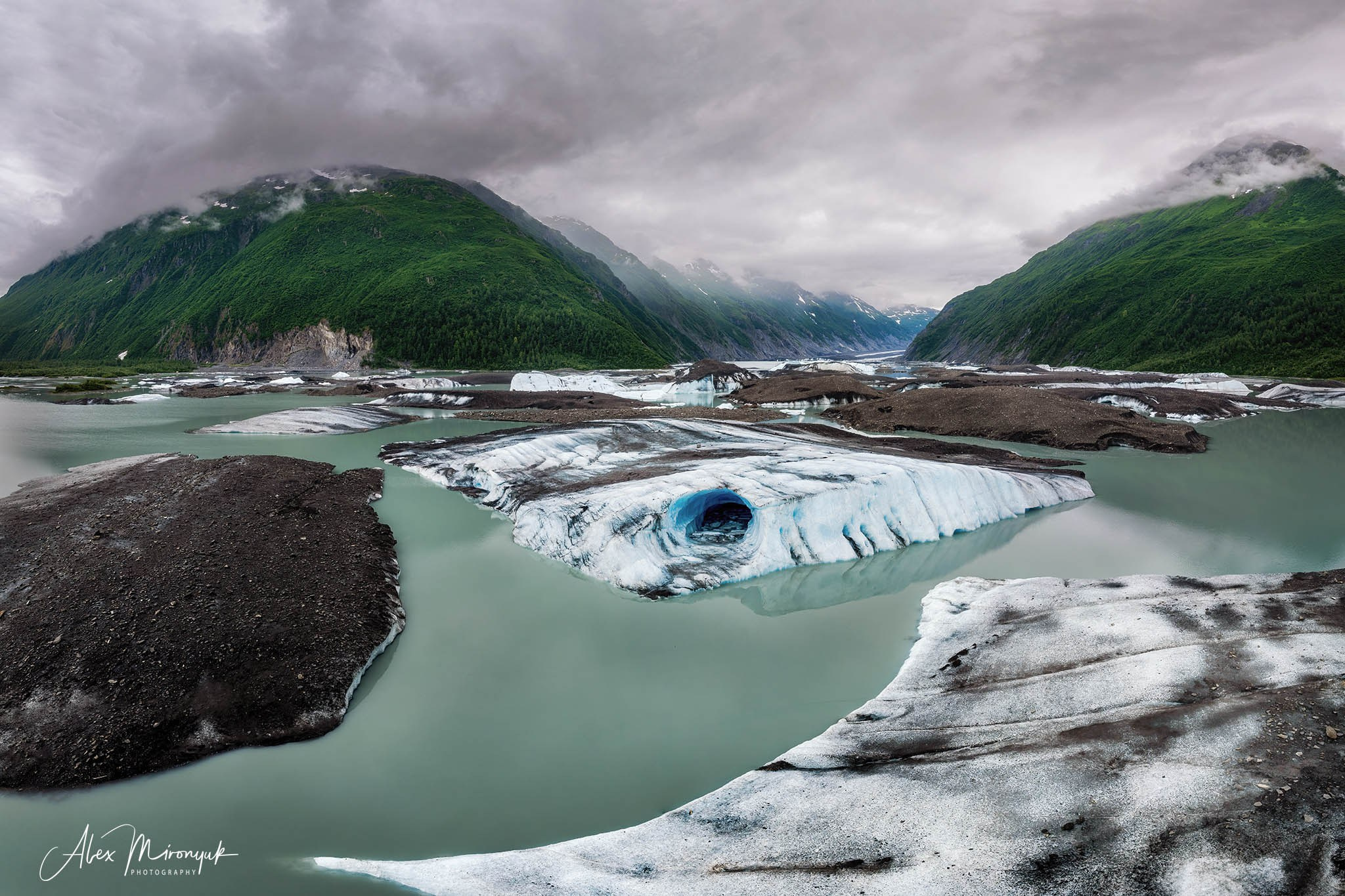 Magnificent Ice. Alaska on RV. Pet, Senior, Landscape, portrait studio, photographer in Miami and Sou