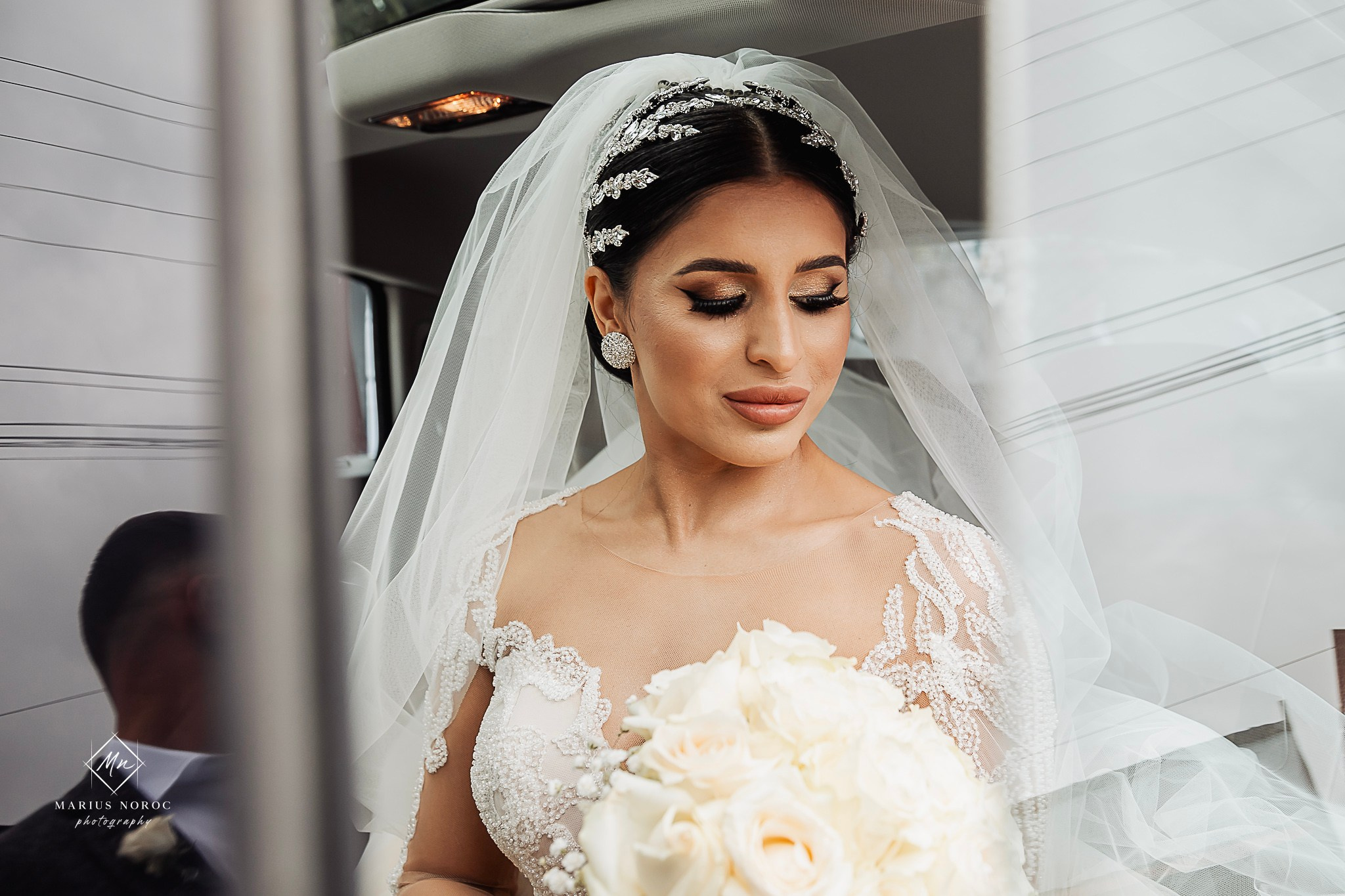 Cum Să-ți Pregătești Lista de Fotografii Esențiale pentru Nuntă